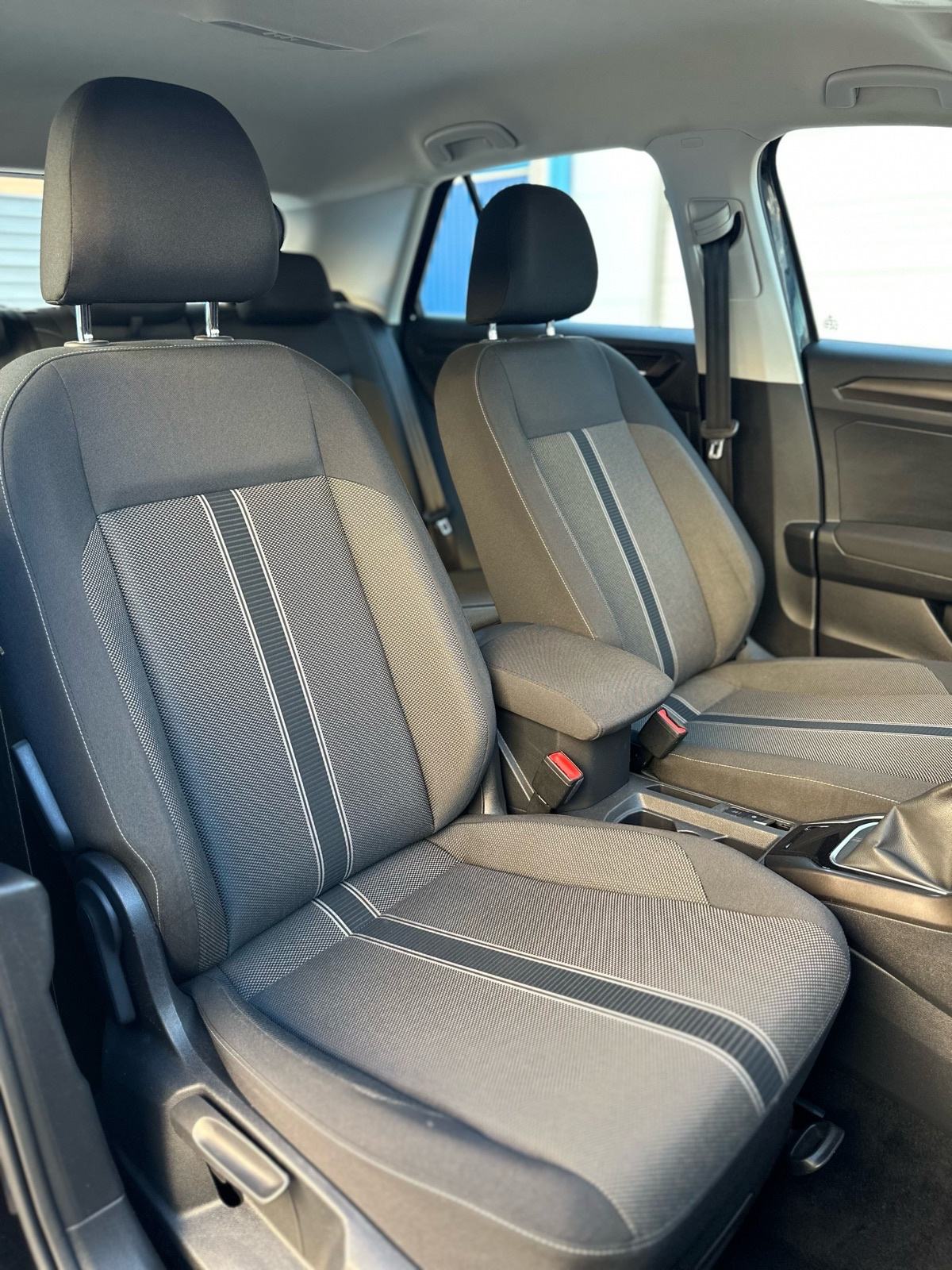 VW T-Roc 1.6 TDI 85kw -STYLE- VELIKI SERVIS, fotografija 10
