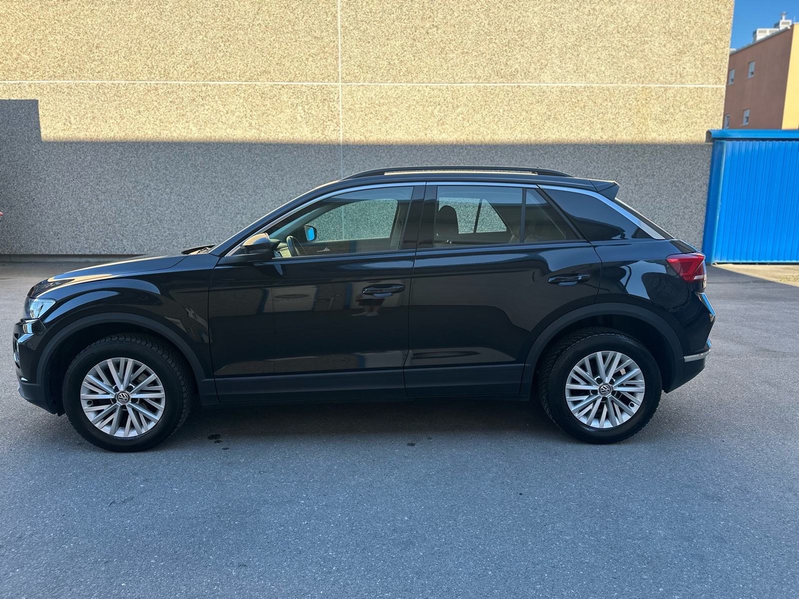 VW T-Roc 1.6 TDI 85kw -STYLE- VELIKI SERVIS, fotografija 8