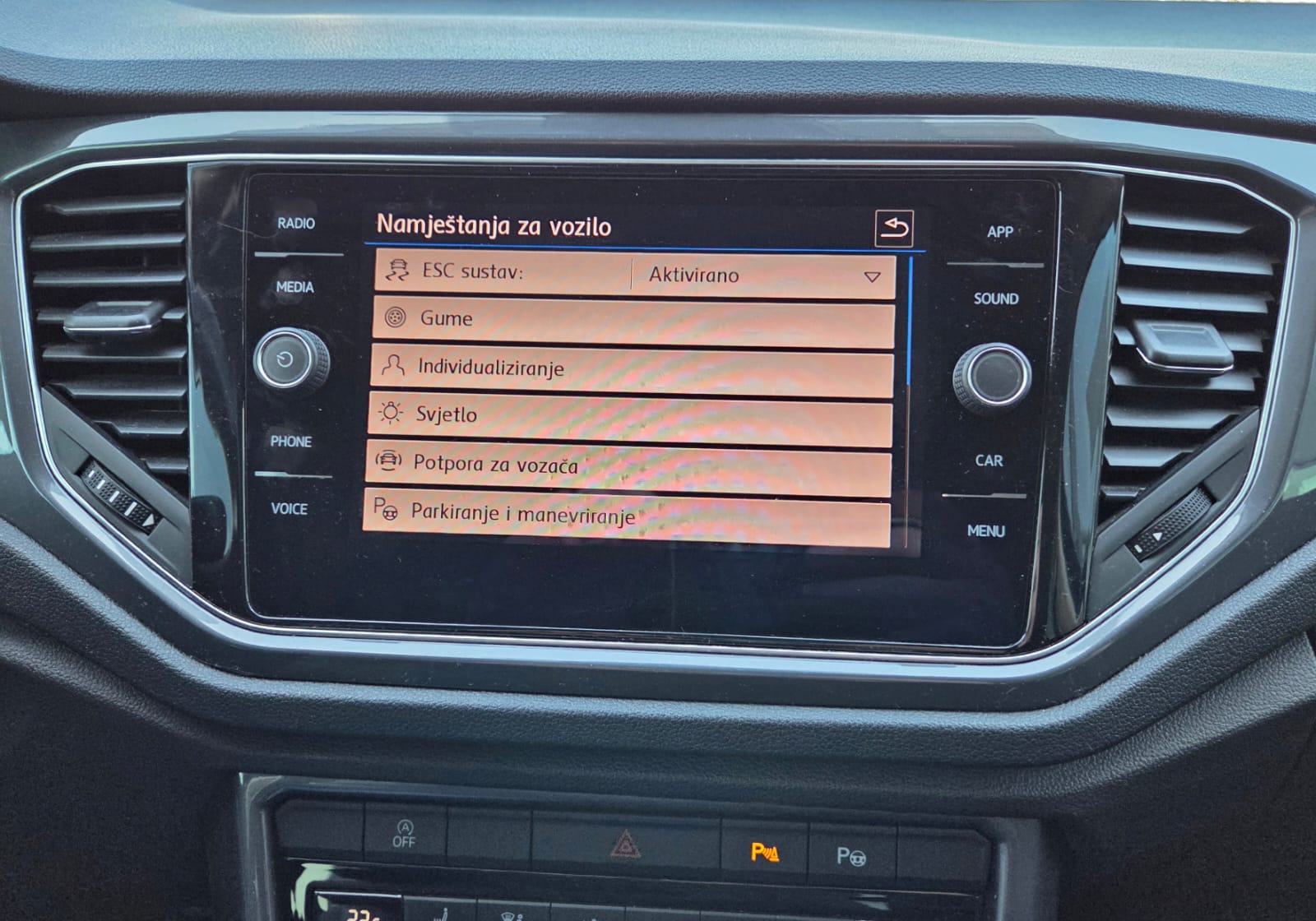 VW T-Roc 1,6 TDI DESIGN*ALU NAVI WEBASTO PARK PILOT*84.000KM*GARANC*, fotografija 15