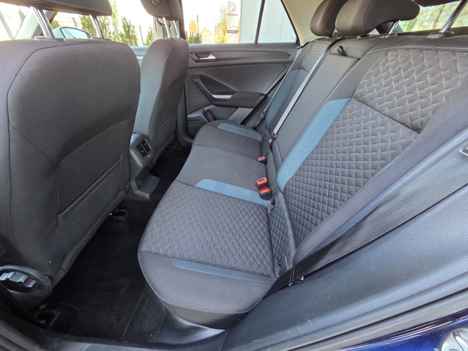 VW T-Roc 1,6 TDI DESIGN*ALU NAVI WEBASTO PARK PILOT*84.000KM*GARANC*, fotografija 12