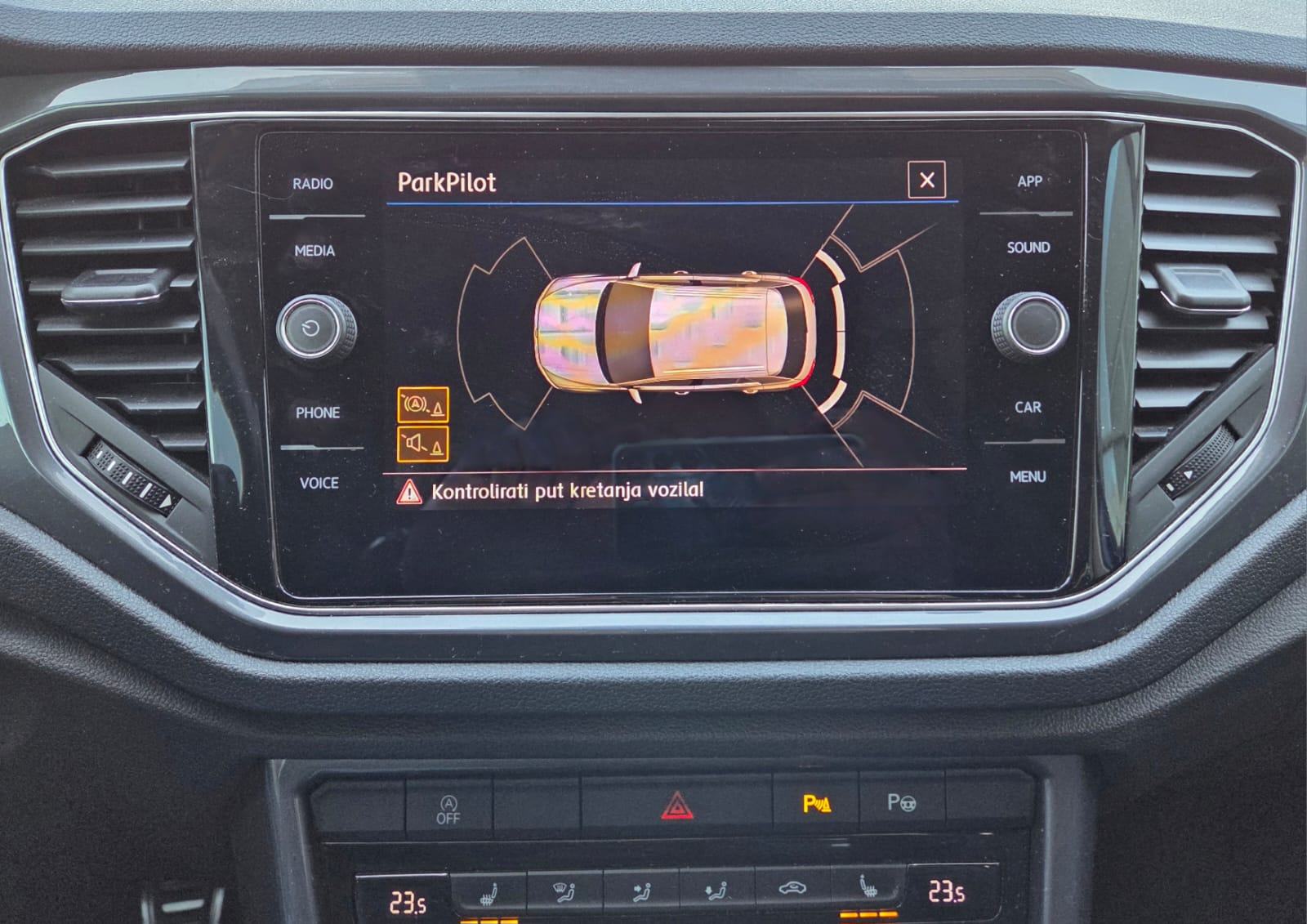 VW T-Roc 1,6 TDI DESIGN*ALU NAVI WEBASTO PARK PILOT*84.000KM*GARANC*, fotografija 17