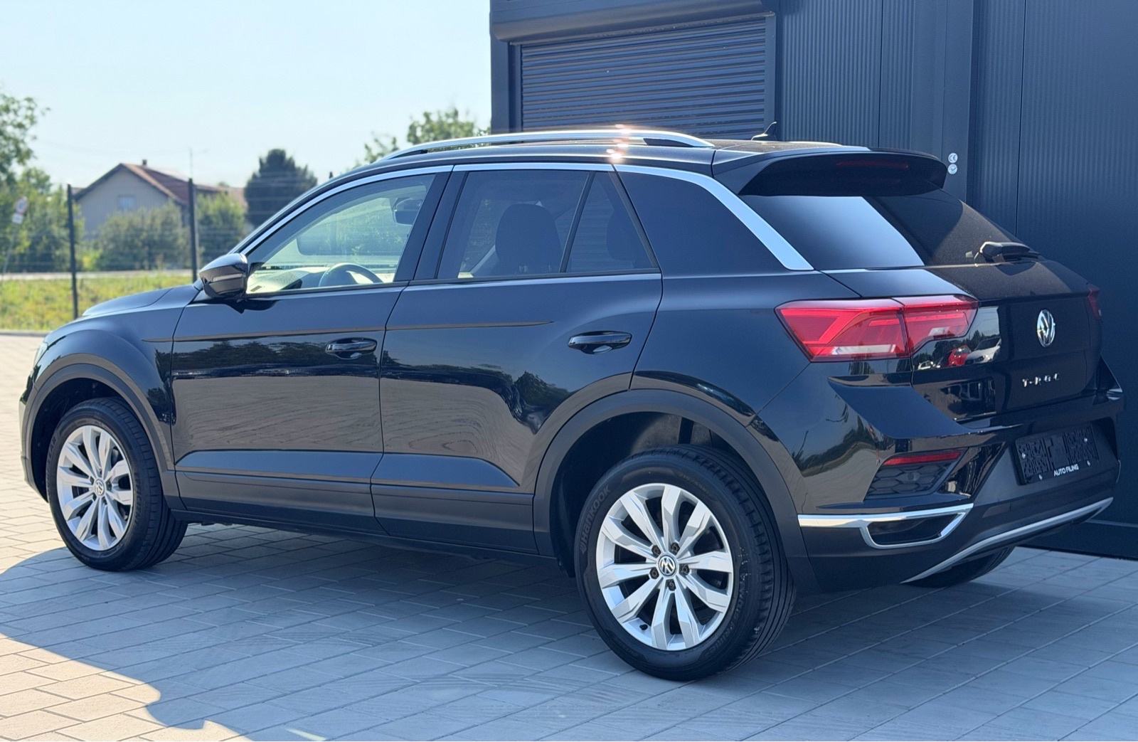 VW T-Roc 1,6 TDI*DESIGN*LED*NAVI*ALU*, fotografija 3