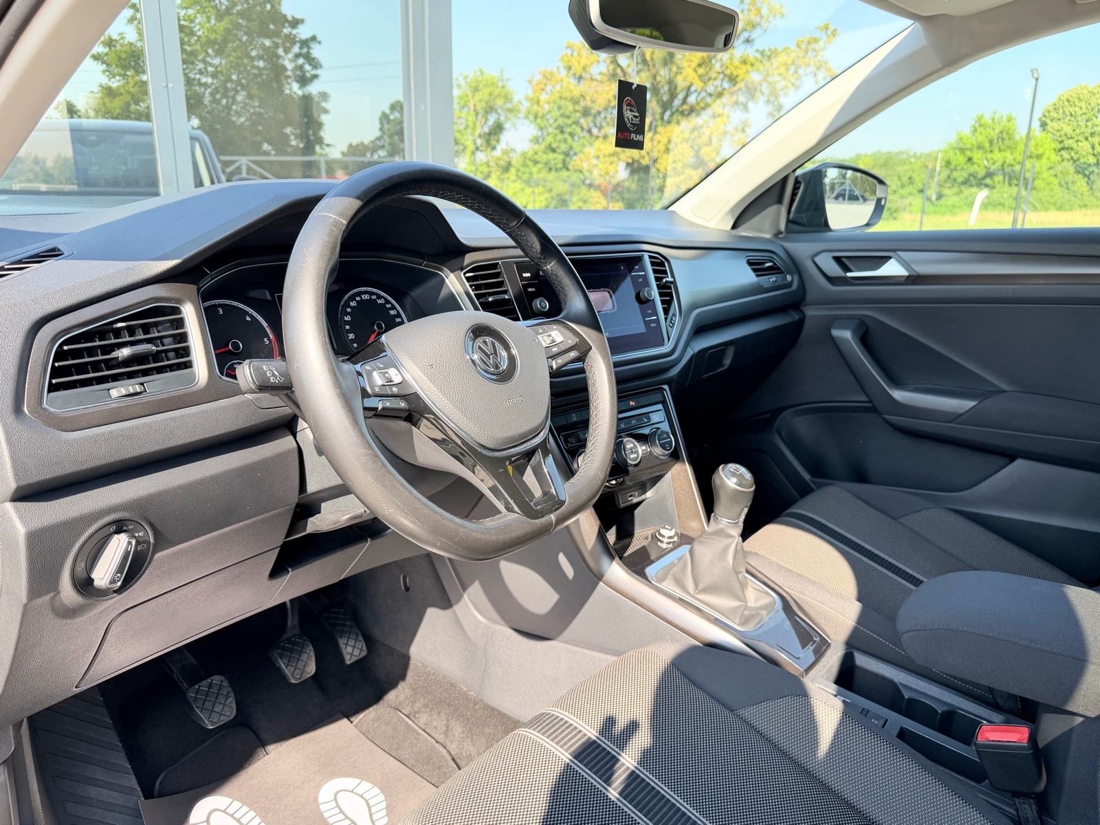 VW T-Roc 1,6 TDI*DESIGN*LED*NAVI*ALU*, fotografija 12