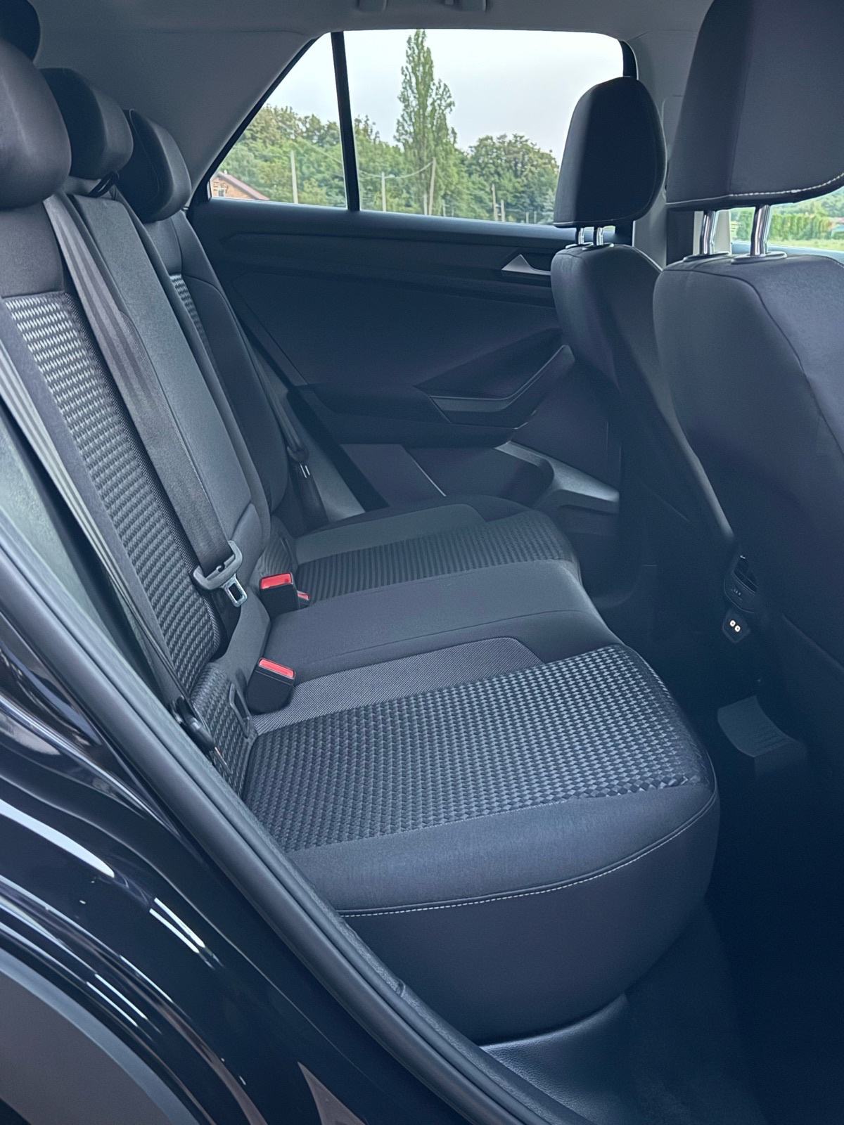 VW T-Roc 2.0 TDI DSG ACTIVE, LED, NAVI, 150KS, ACC, SERVISNA, fotografija 11