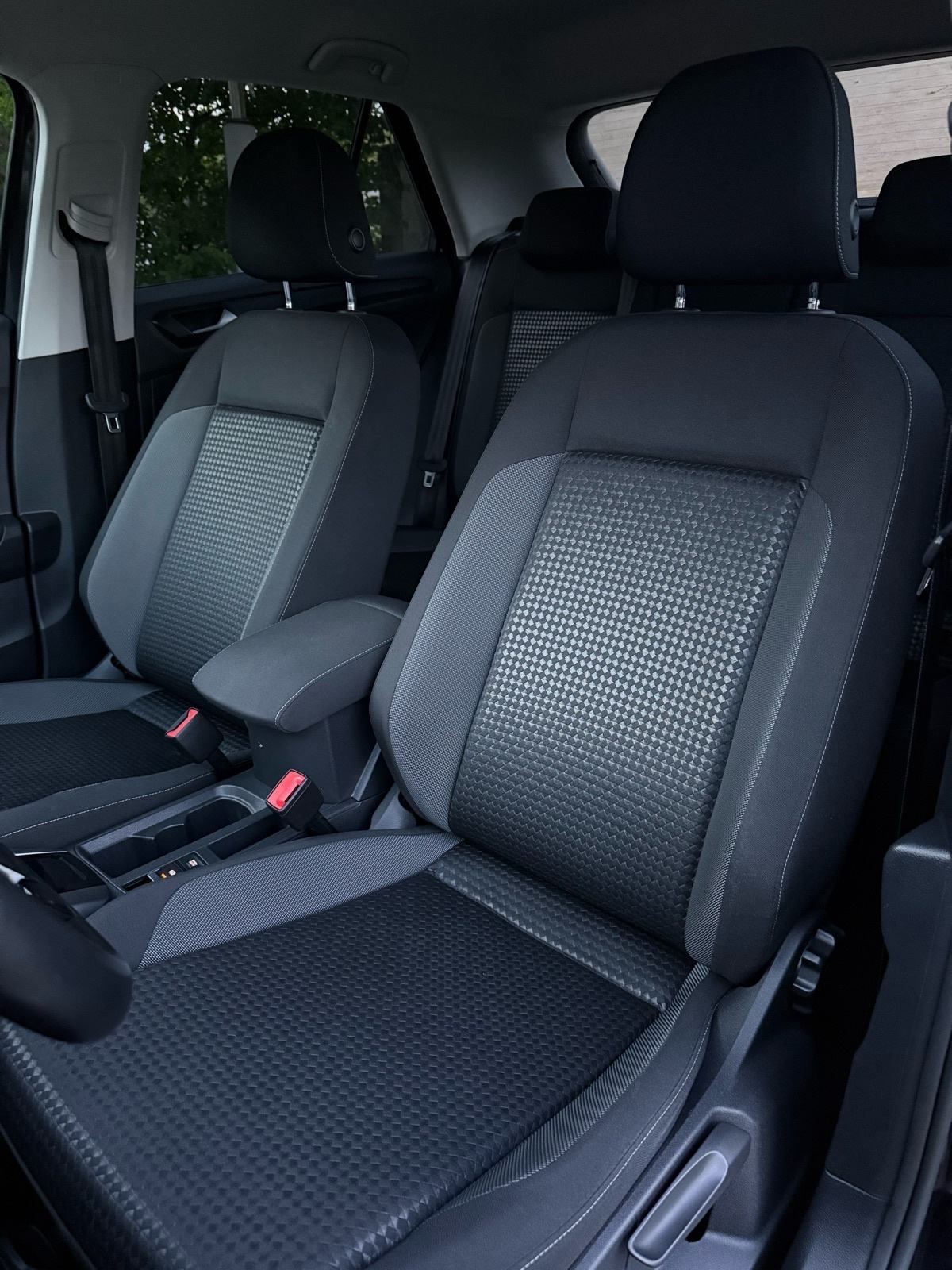 VW T-Roc 2.0 TDI DSG ACTIVE, LED, NAVI, 150KS, ACC, SERVISNA, fotografija 9