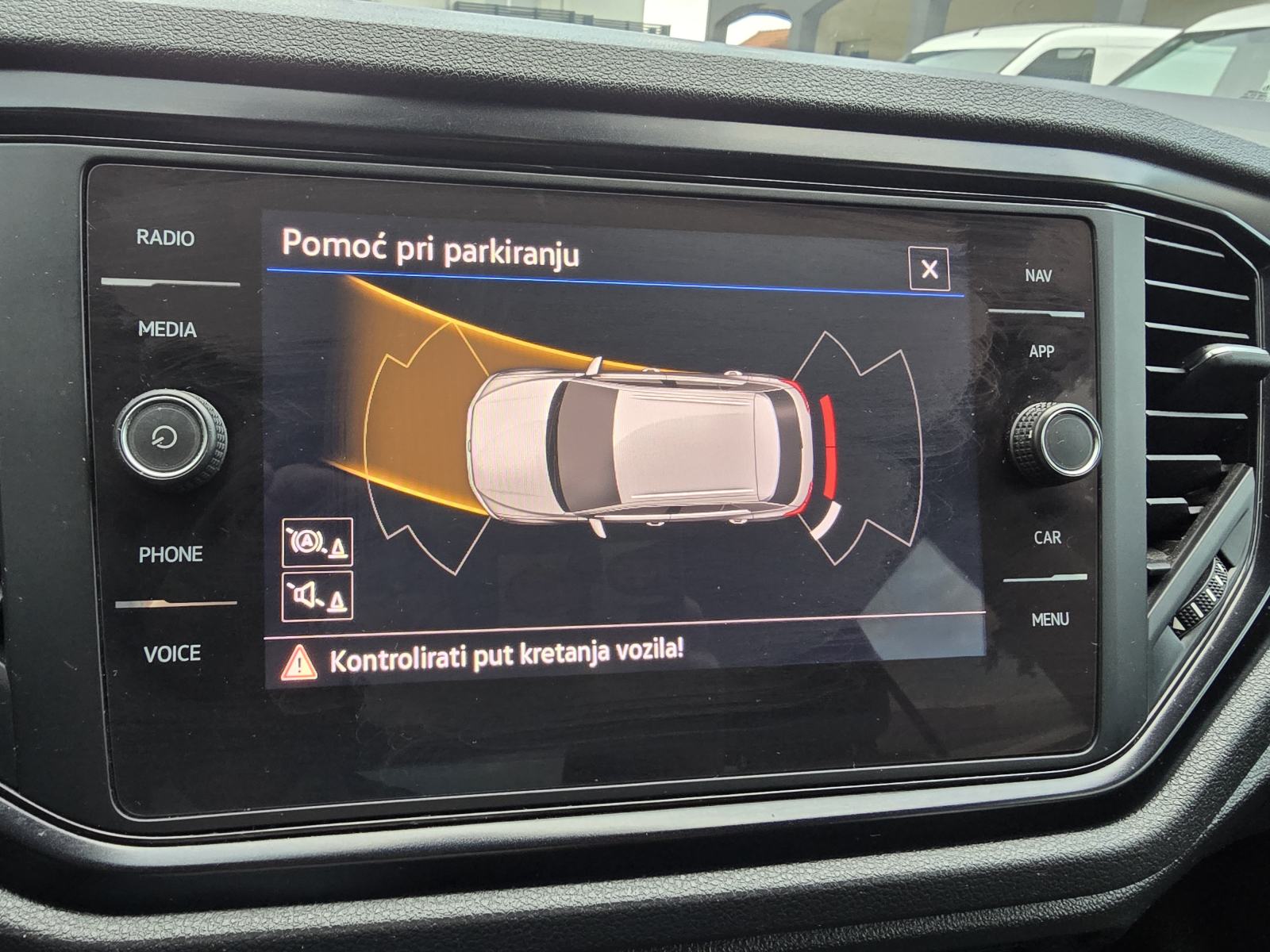 VW T-Roc 1.6 TDI- GRATIS PRIJENOS, PUNO OPREME, fotografija 17