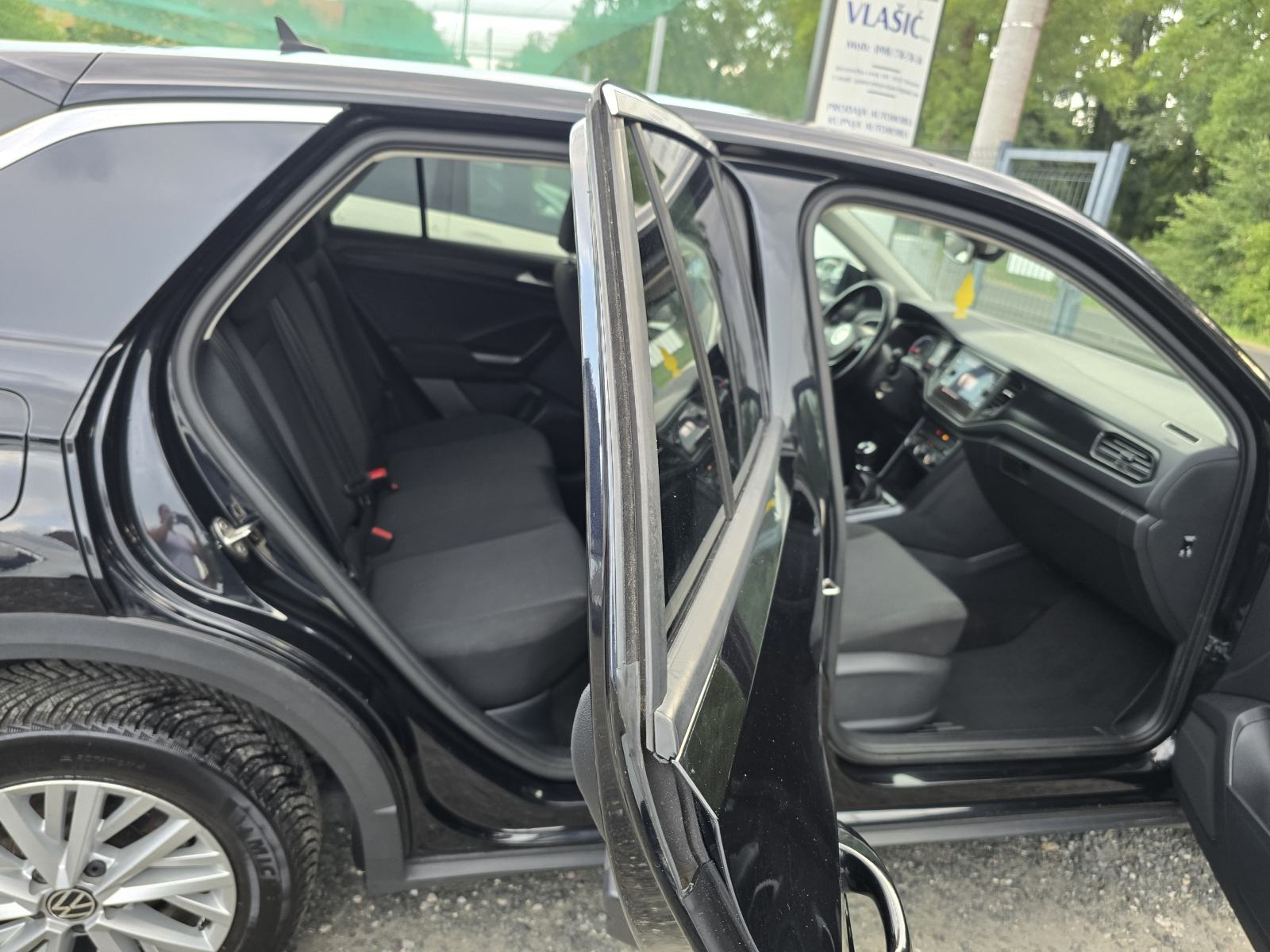 VW T-Roc 1.6 TDI- GRATIS PRIJENOS, PUNO OPREME, fotografija 13