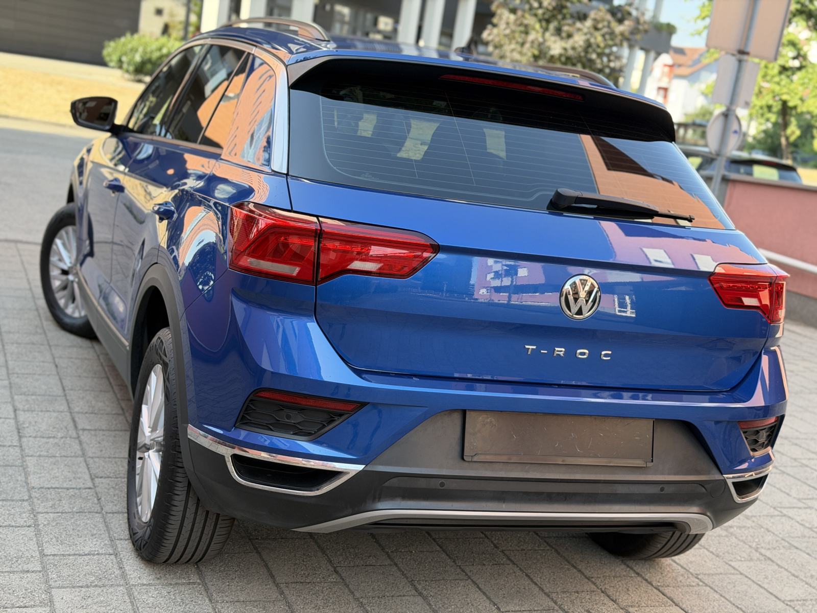VW T-Roc 1,6 TDI / HR AUTO / REGAN 06/27 / VELIKI SERVICE / TOP STANJE, fotografija 5