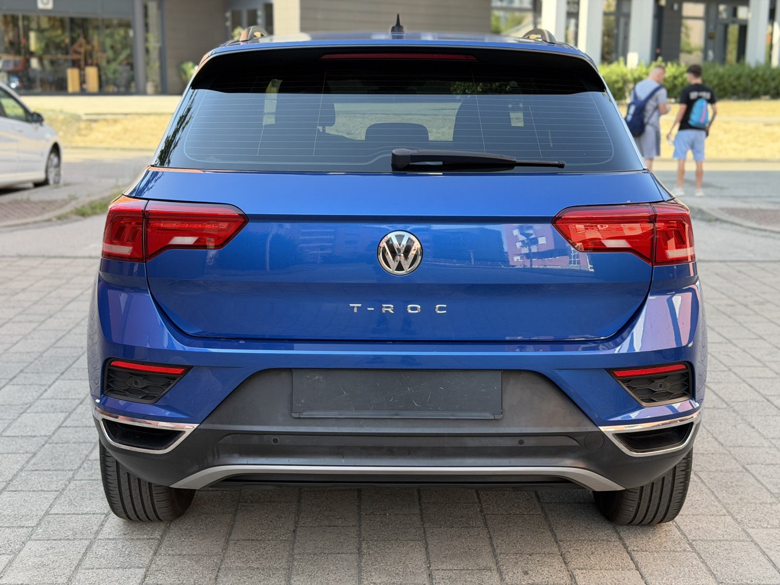VW T-Roc 1,6 TDI / HR AUTO / REGAN 06/27 / VELIKI SERVICE / TOP STANJE, fotografija 6