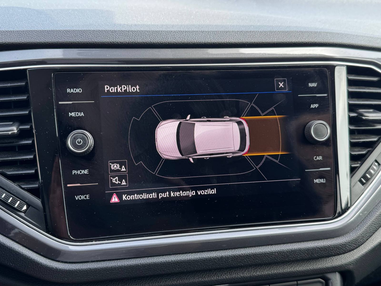 VW T-Roc 1,6 TDI IQ Drive *JAMSTVO*LED*ASISTENTI*, fotografija 14