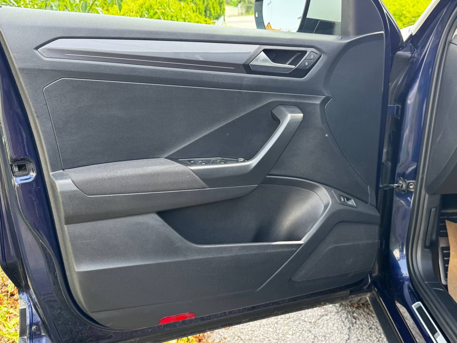 VW T-Roc 1,6 TDI IQ Drive *JAMSTVO*LED*ASISTENTI*, fotografija 7