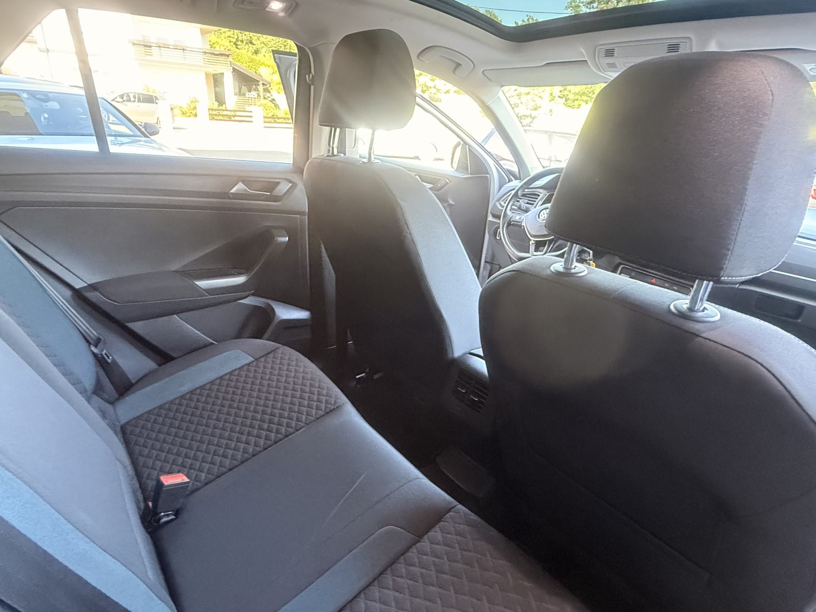 VW T-Roc 1,6 TDI⭐IQ drive⭐virtualni display⭐navigacija⭐panorama⭐TOP⭐, fotografija 8