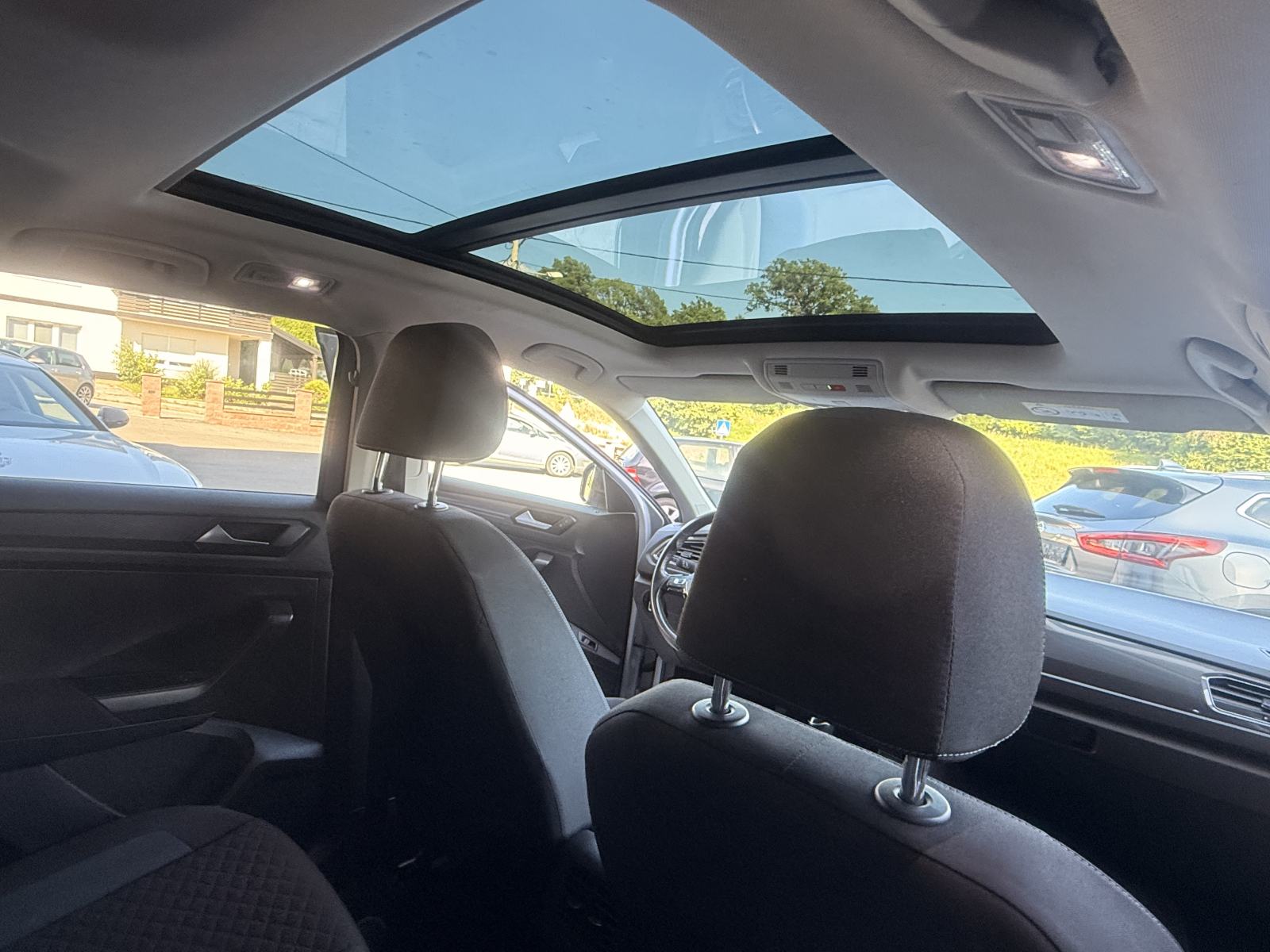 VW T-Roc 1,6 TDI⭐IQ drive⭐virtualni display⭐navigacija⭐panorama⭐TOP⭐, fotografija 9