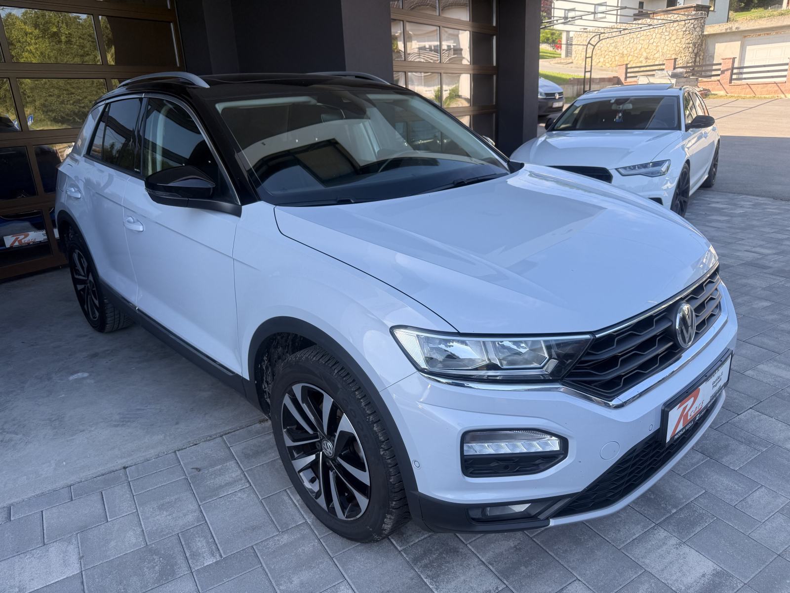 VW T-Roc 1,6 TDI⭐IQ drive⭐virtualni display⭐navigacija⭐panorama⭐TOP⭐, fotografija 1