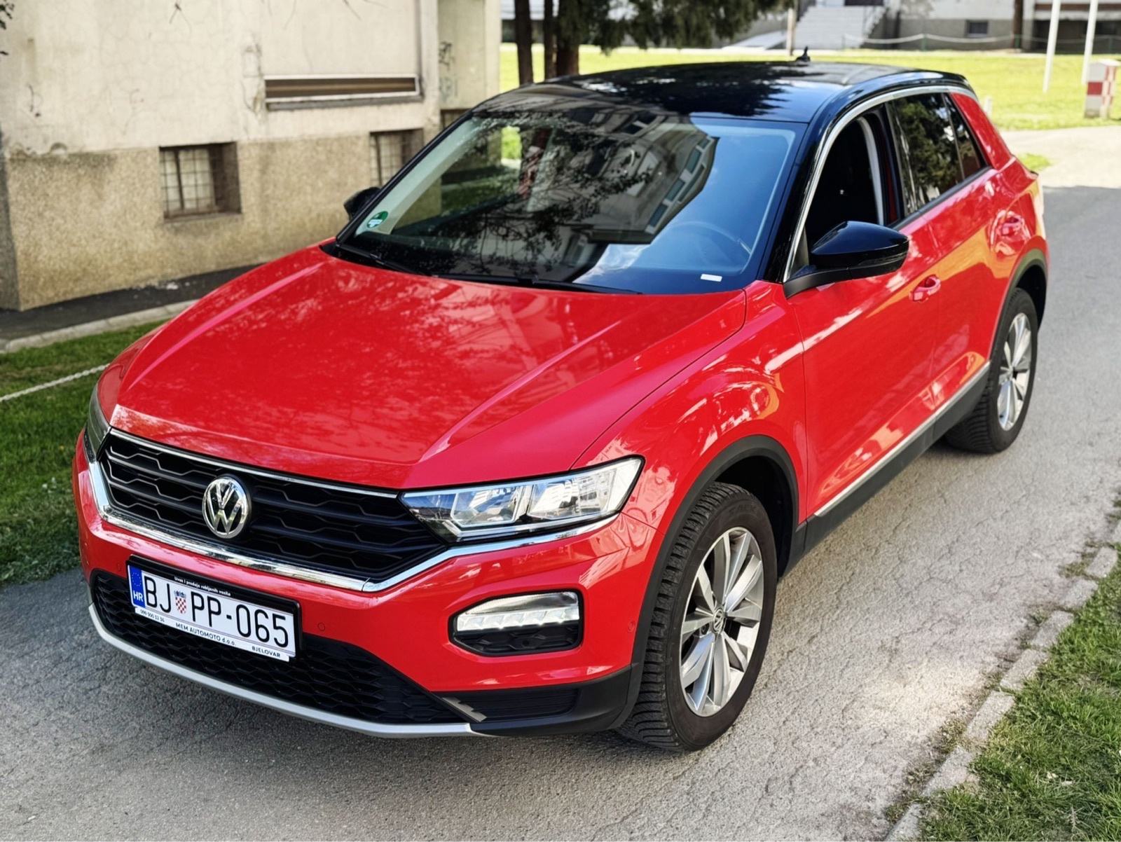 VW T-Roc 1.6 Tdi * Full * Led, Virtual, Navi, Gr. Sjedala * Leasing, fotografija 1