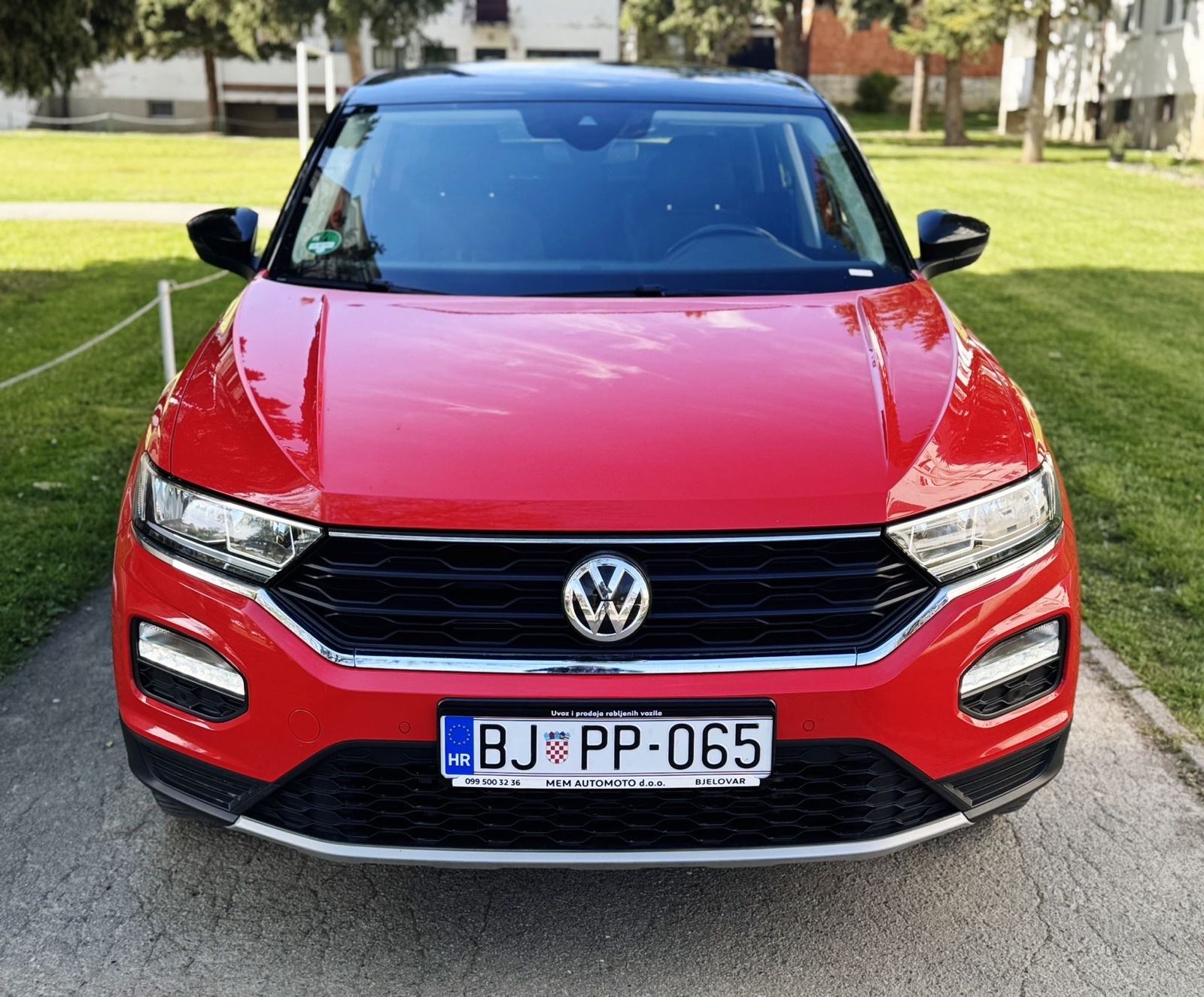 VW T-Roc 1.6 Tdi * Full * Led, Virtual, Navi, Gr. Sjedala * Leasing, fotografija 2