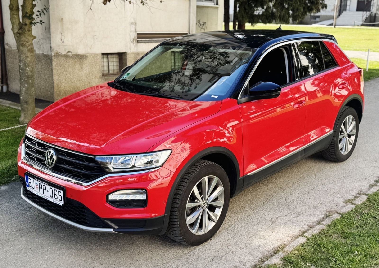 VW T-Roc 1.6 Tdi * Full * Led, Virtual, Navi, Gr. Sjedala * Leasing, fotografija 8