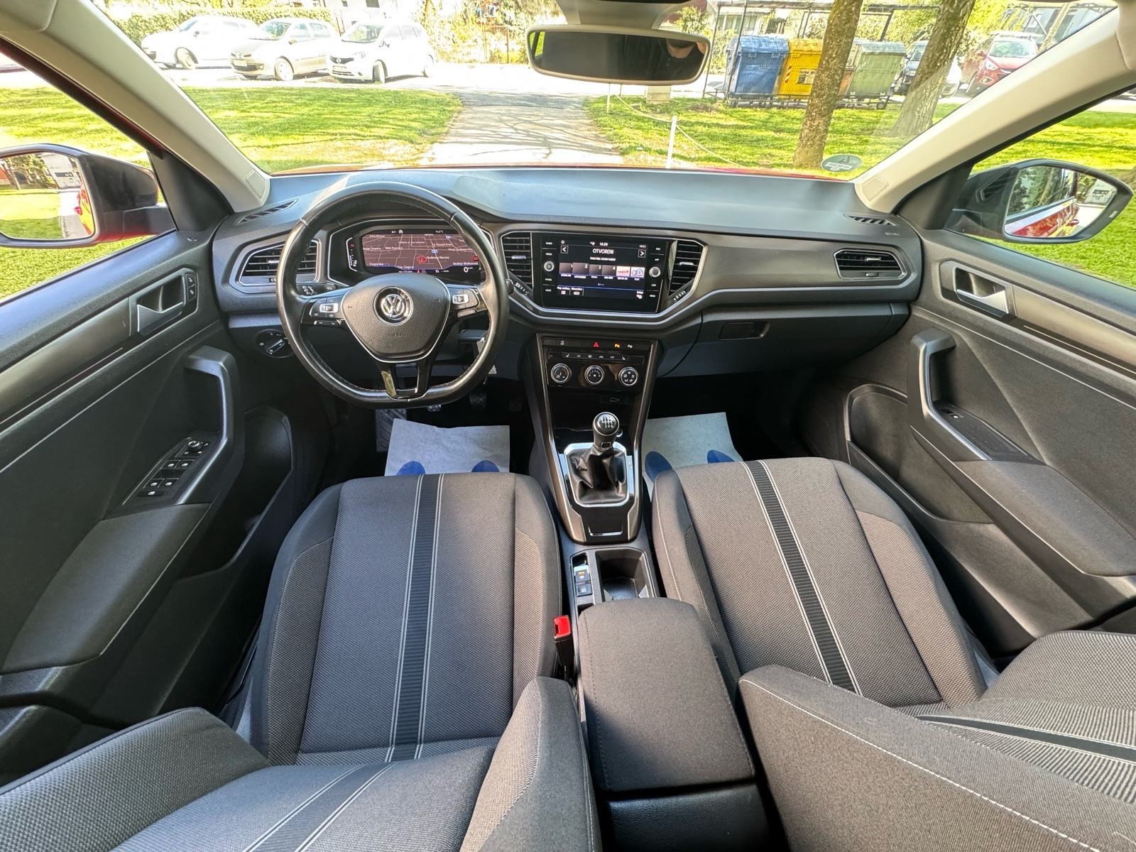 VW T-Roc 1.6 Tdi * Full * Led, Virtual, Navi, Gr. Sjedala * Leasing, fotografija 10