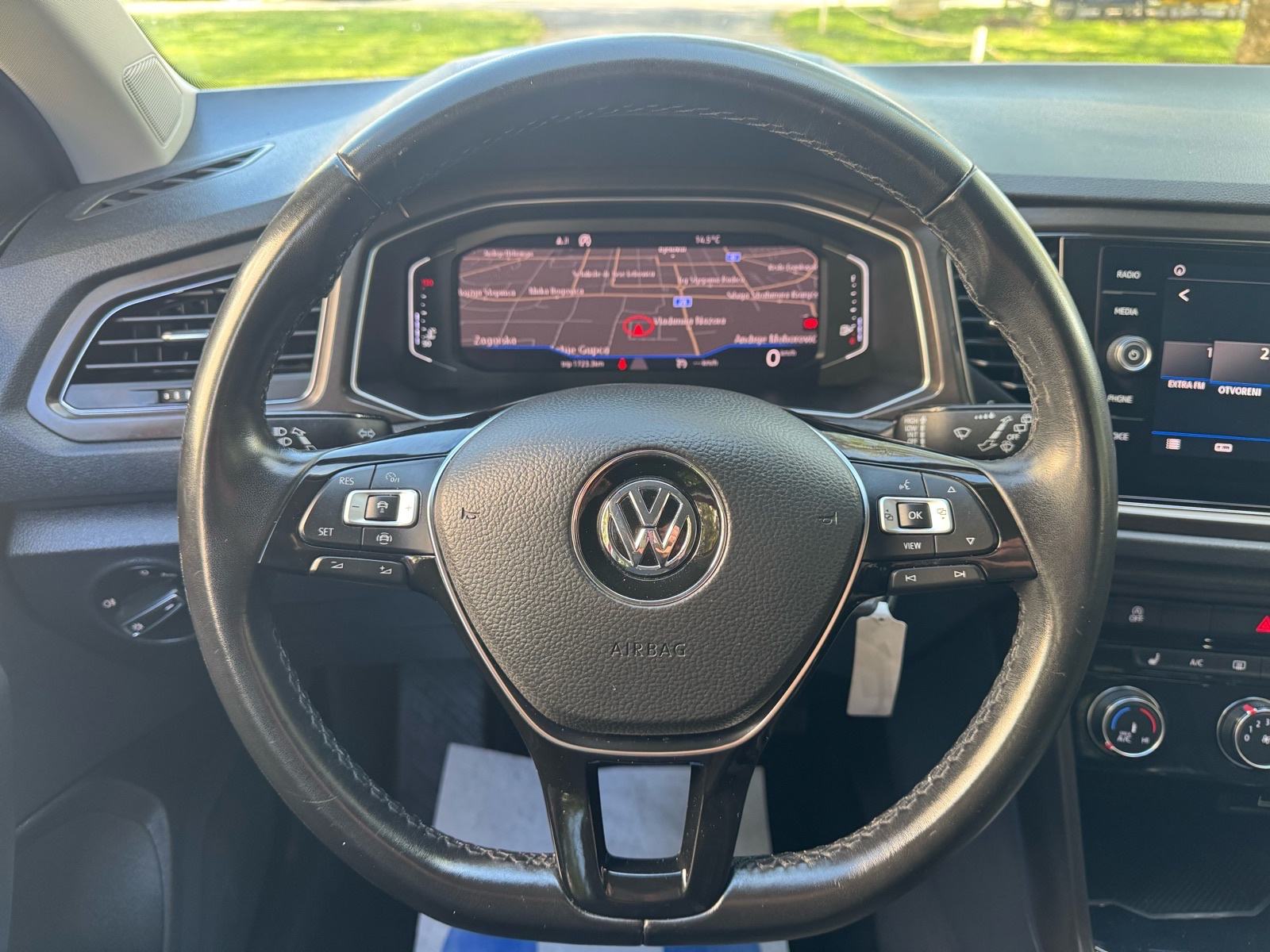 VW T-Roc 1.6 Tdi * Full * Led, Virtual, Navi, Gr. Sjedala * Leasing, fotografija 12