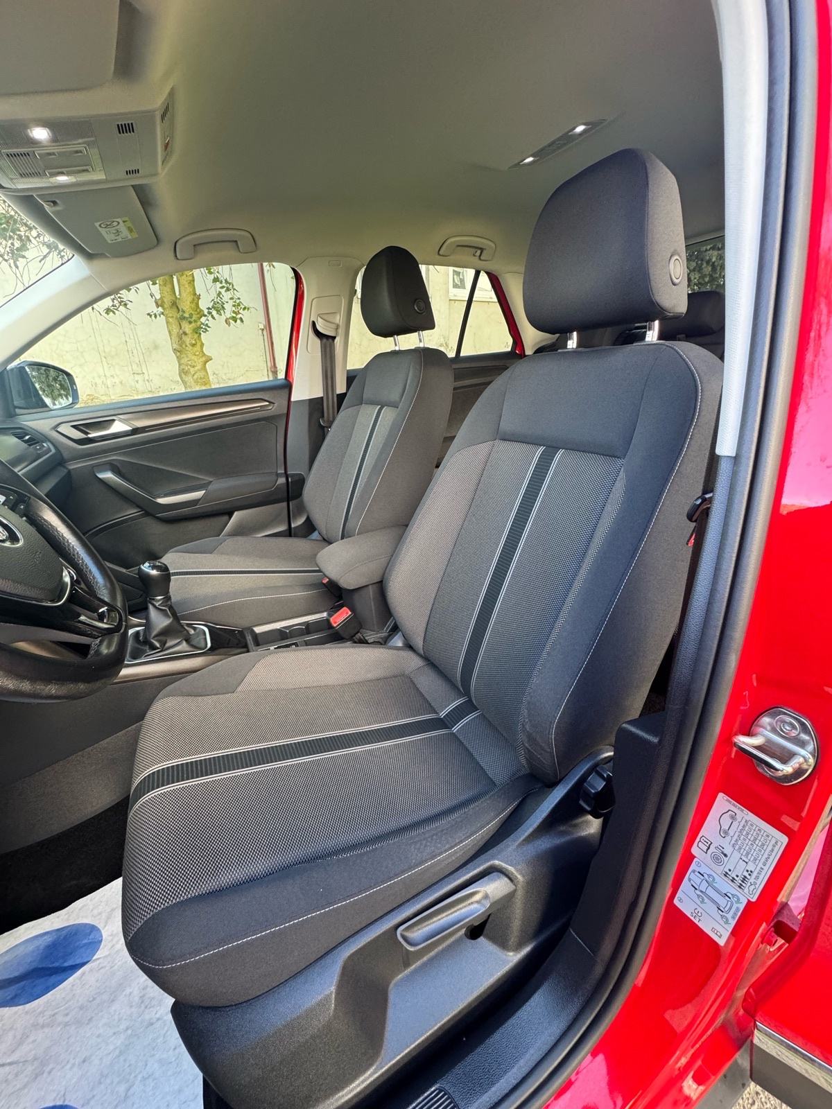 VW T-Roc 1.6 Tdi * Full * Led, Virtual, Navi, Gr. Sjedala * Leasing, fotografija 14