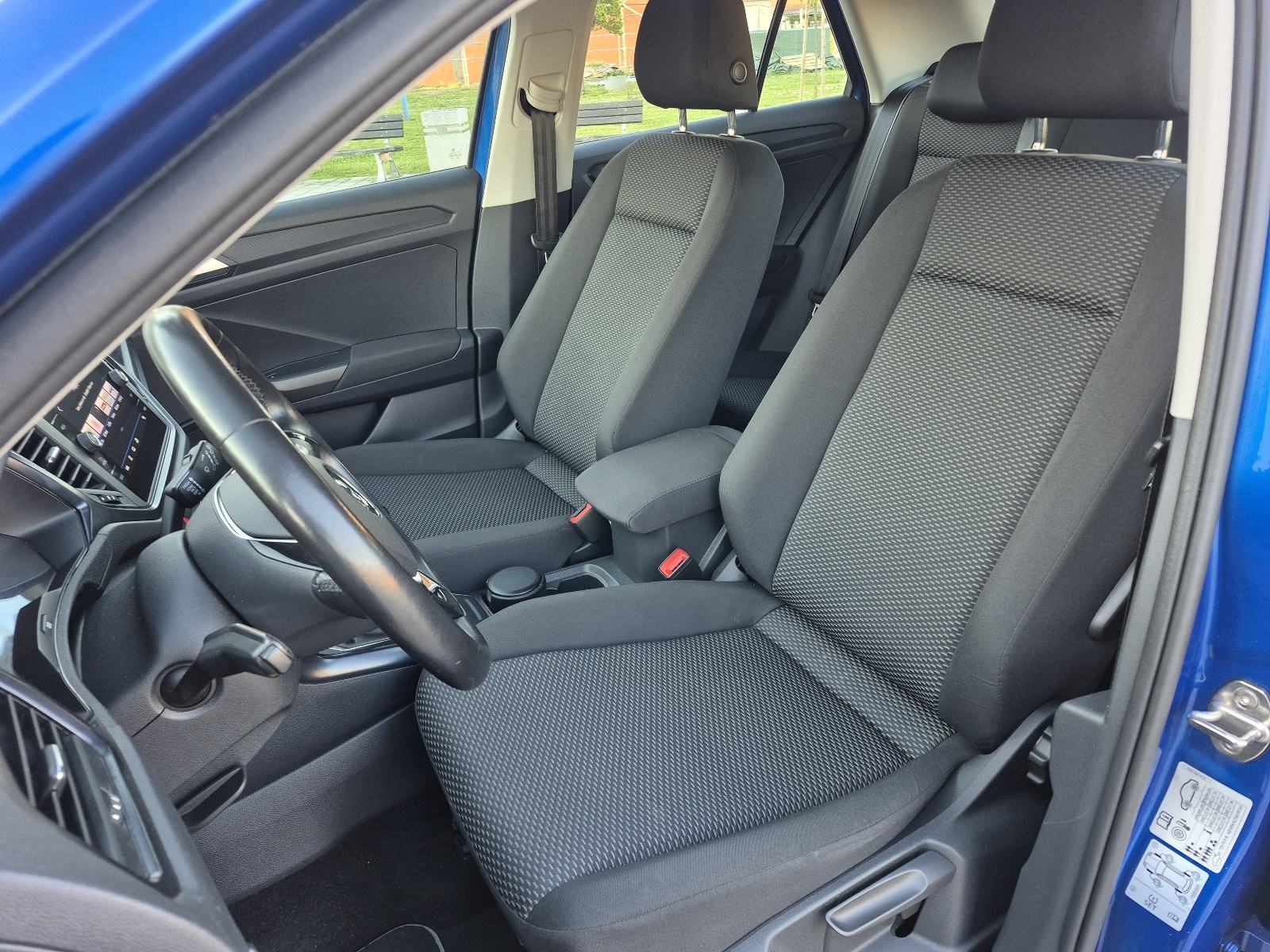VW T-Roc 1,6 TDI Navigacija, senzori,modovi,grijanje sjedala,alu,mf., fotografija 18