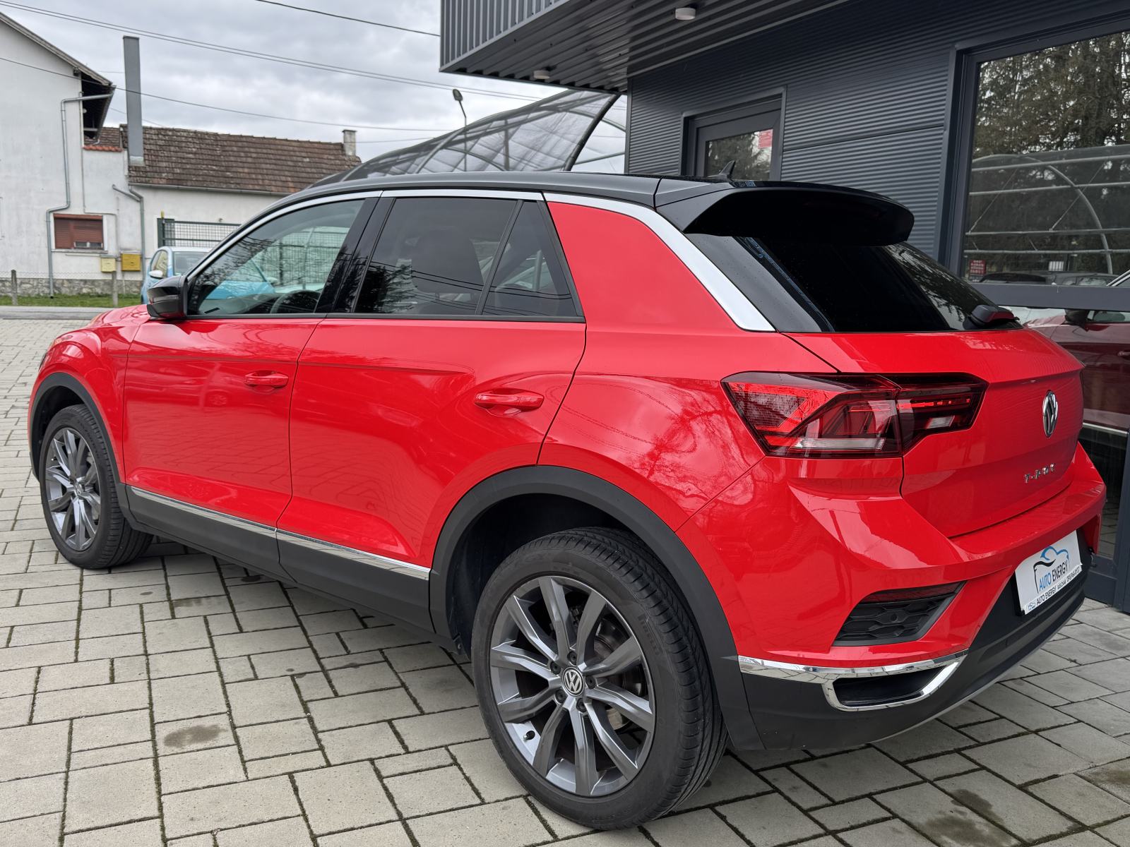 VW T-Roc 1,6 TDI Highline ⭐ Virtual Cockpit, Full LED, Alu 18 ⭐ Servis, fotografija 9