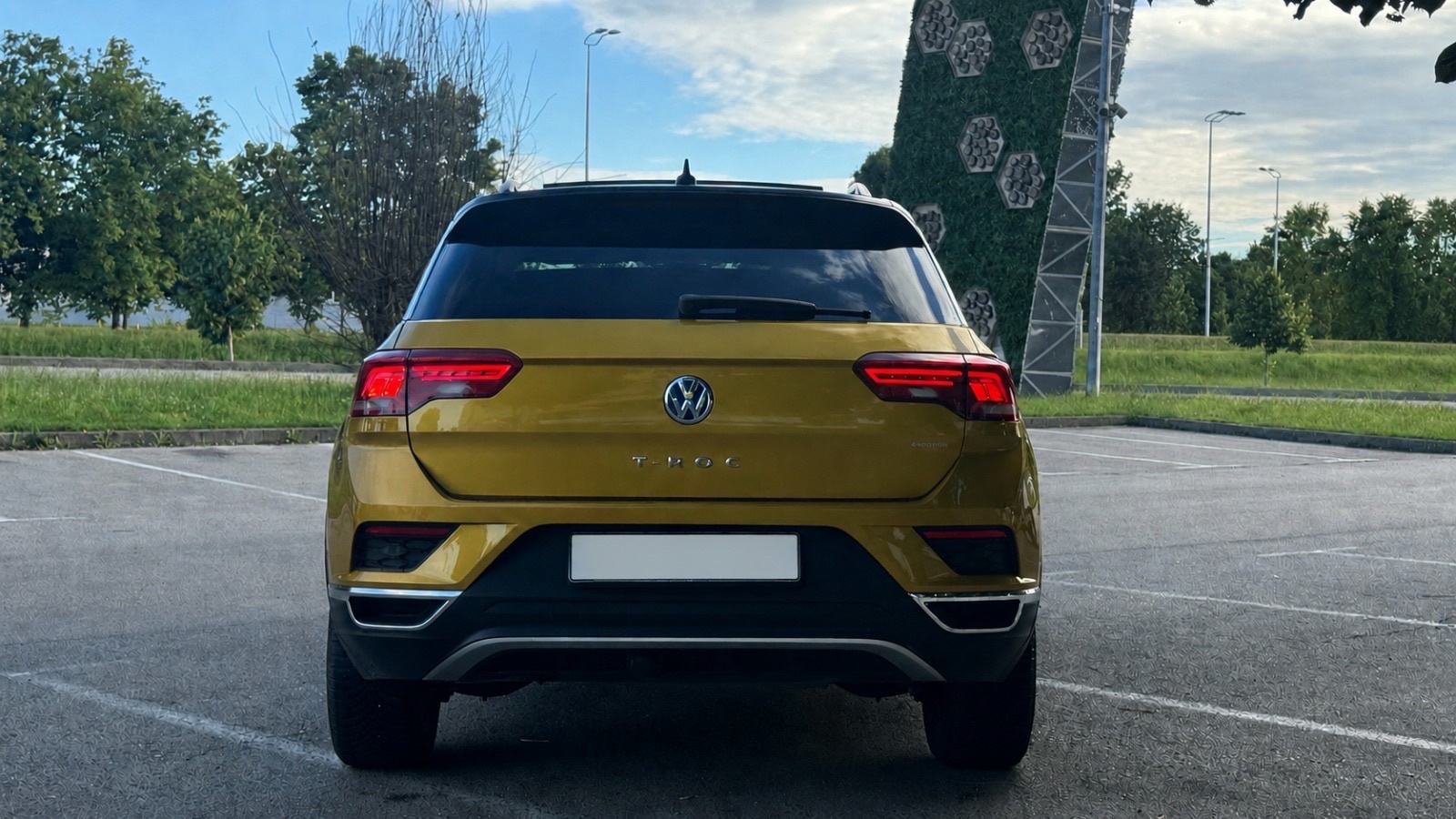 VW T-Roc 1,6 TDI PANORAMA rega 6/2027, fotografija 5