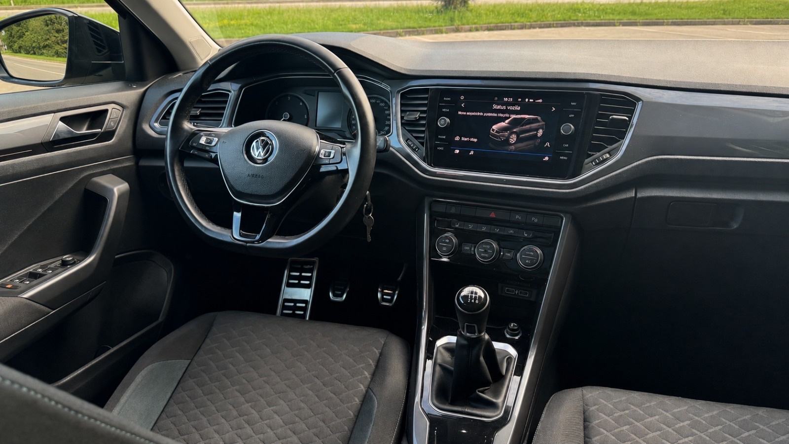 VW T-Roc 1,6 TDI PANORAMA rega 6/2027, fotografija 7