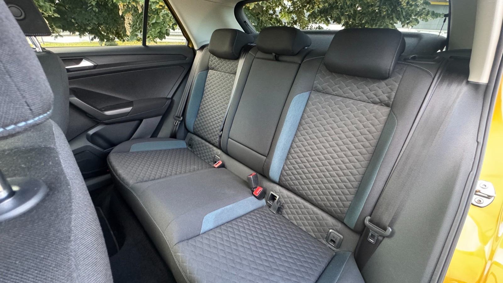 VW T-Roc 1,6 TDI PANORAMA rega 6/2027, fotografija 10