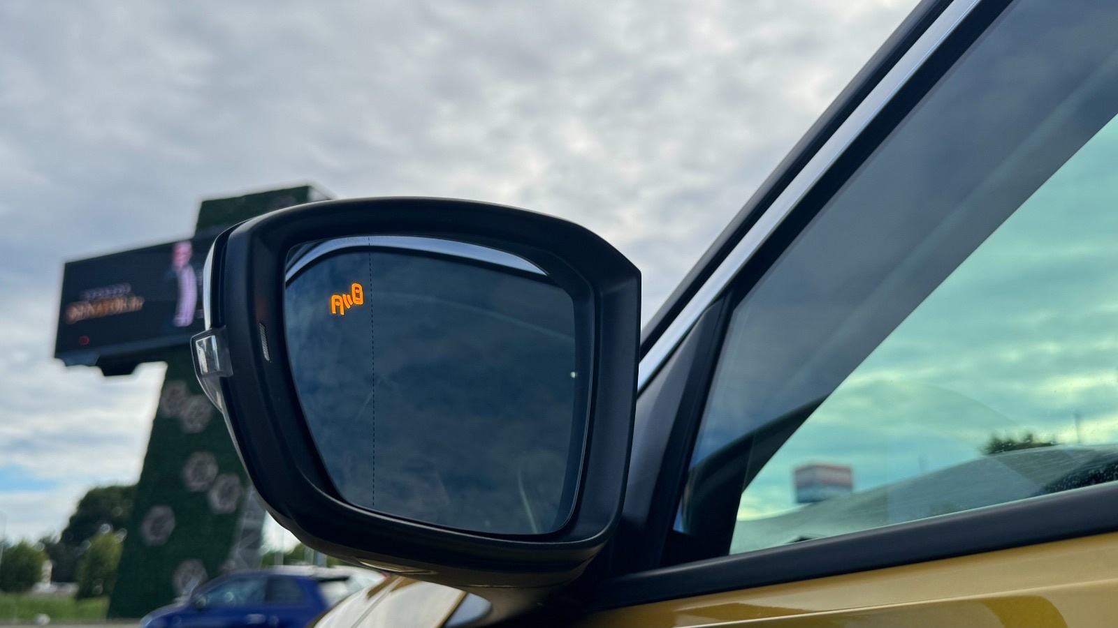 VW T-Roc 1,6 TDI PANORAMA rega 6/2027, fotografija 14