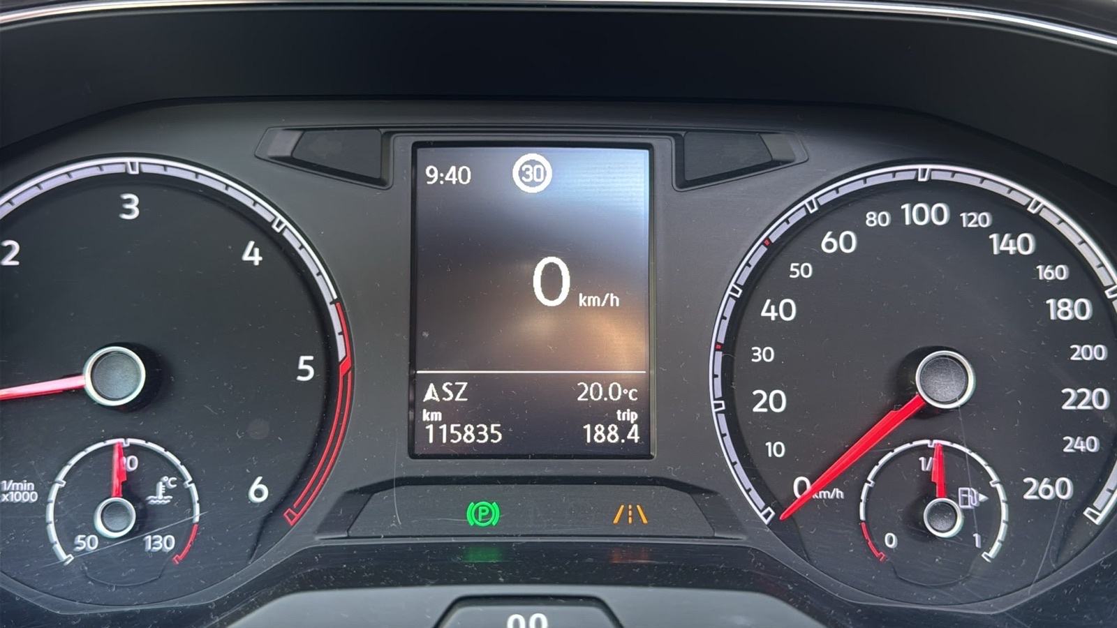 VW T-Roc 1,6 TDI PANORAMA rega 6/2027, fotografija 15