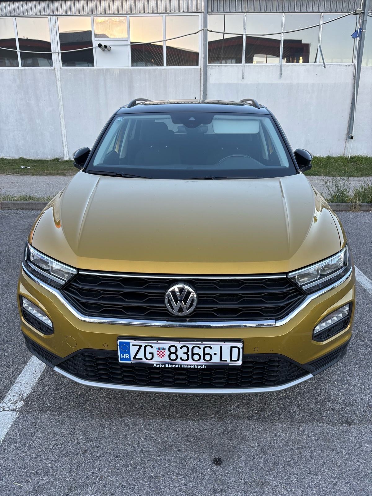VW T-Roc 1,6 TDI PANORAMA rega 6/2027, fotografija 20