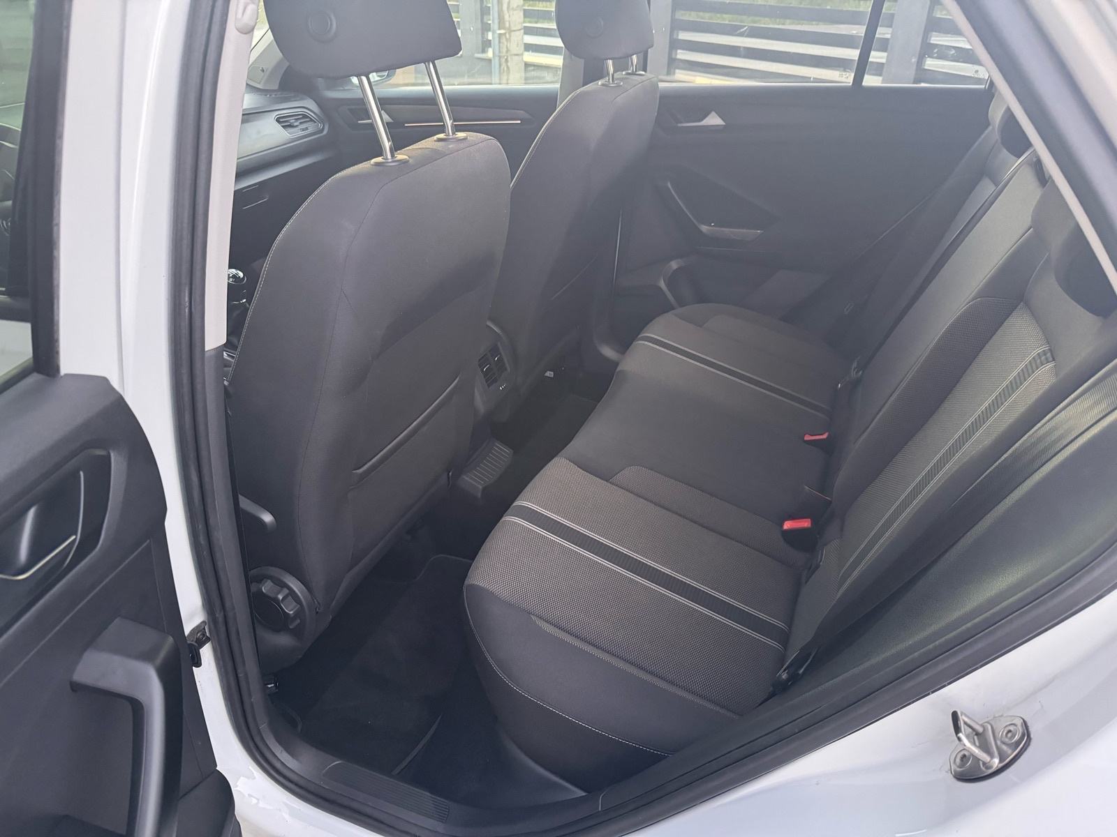 VW T-Roc 1,6 TDI, fotografija 10