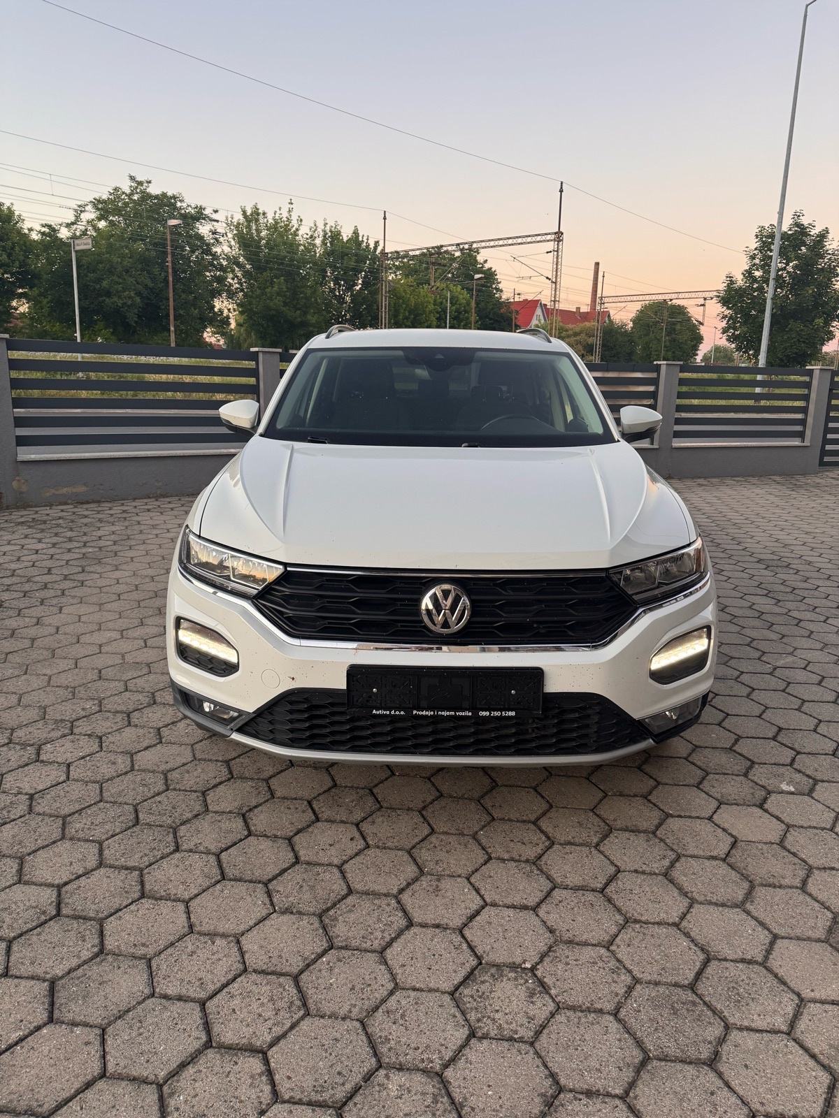 VW T-Roc 1,6 TDI, fotografija 2