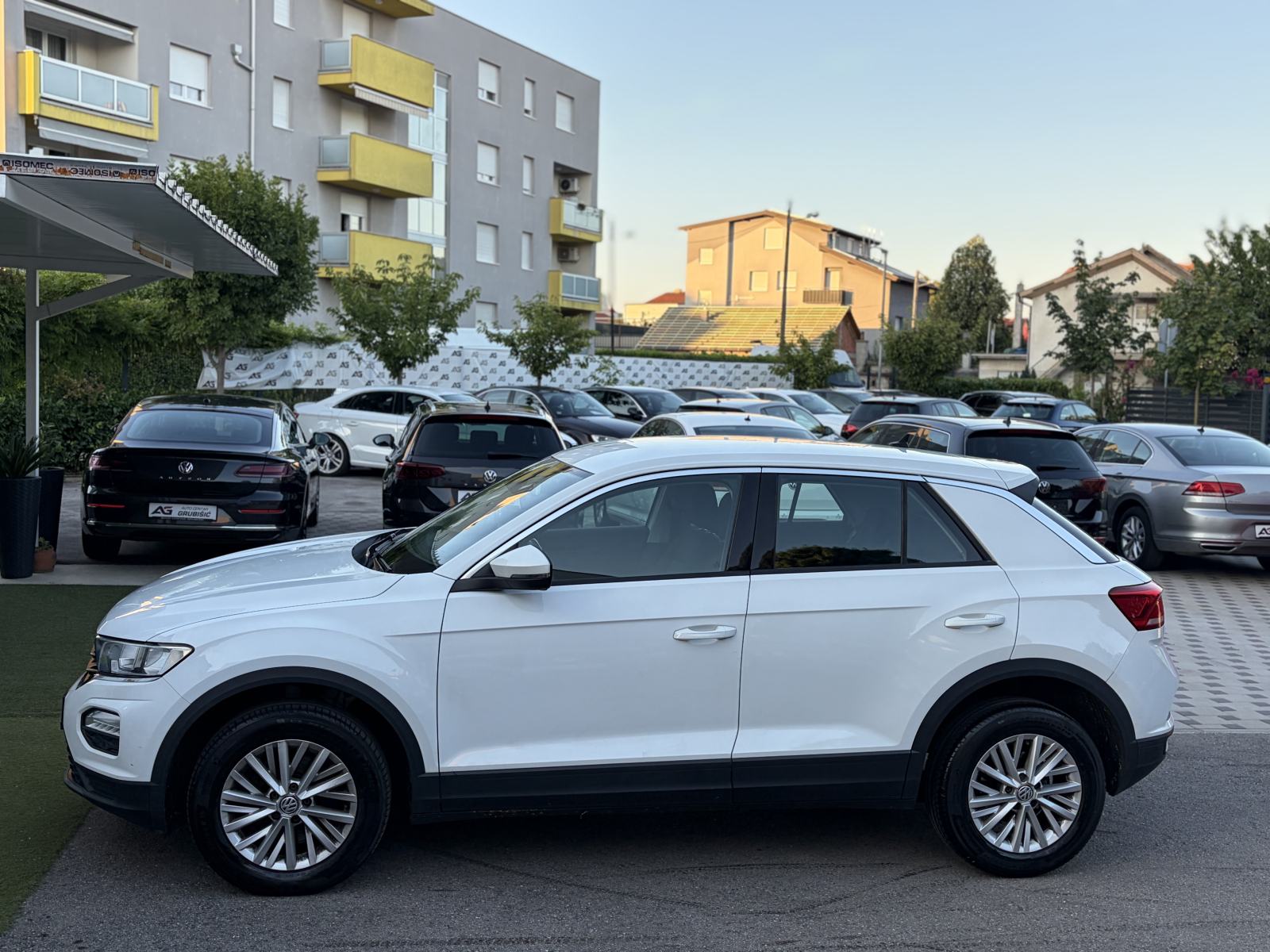 VW T-Roc 1,6 TDI *Veliki servis* *1.vlasnik* *Jamstvo*, fotografija 7