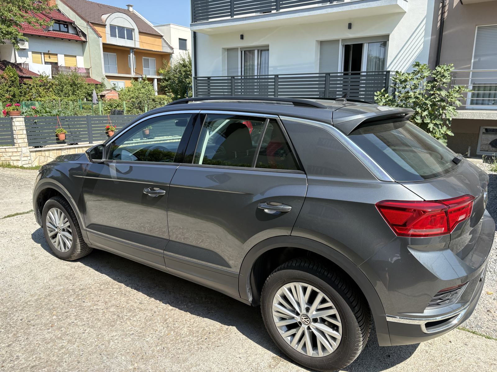 VW T-Roc 1,6 TDI, fotografija 3