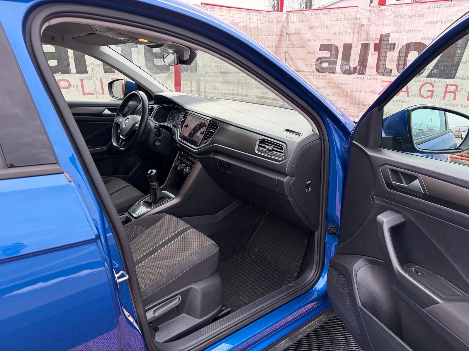 VW T-Roc 1.6 TDI Style•Matrix•Led•Jamstvo•18", fotografija 9