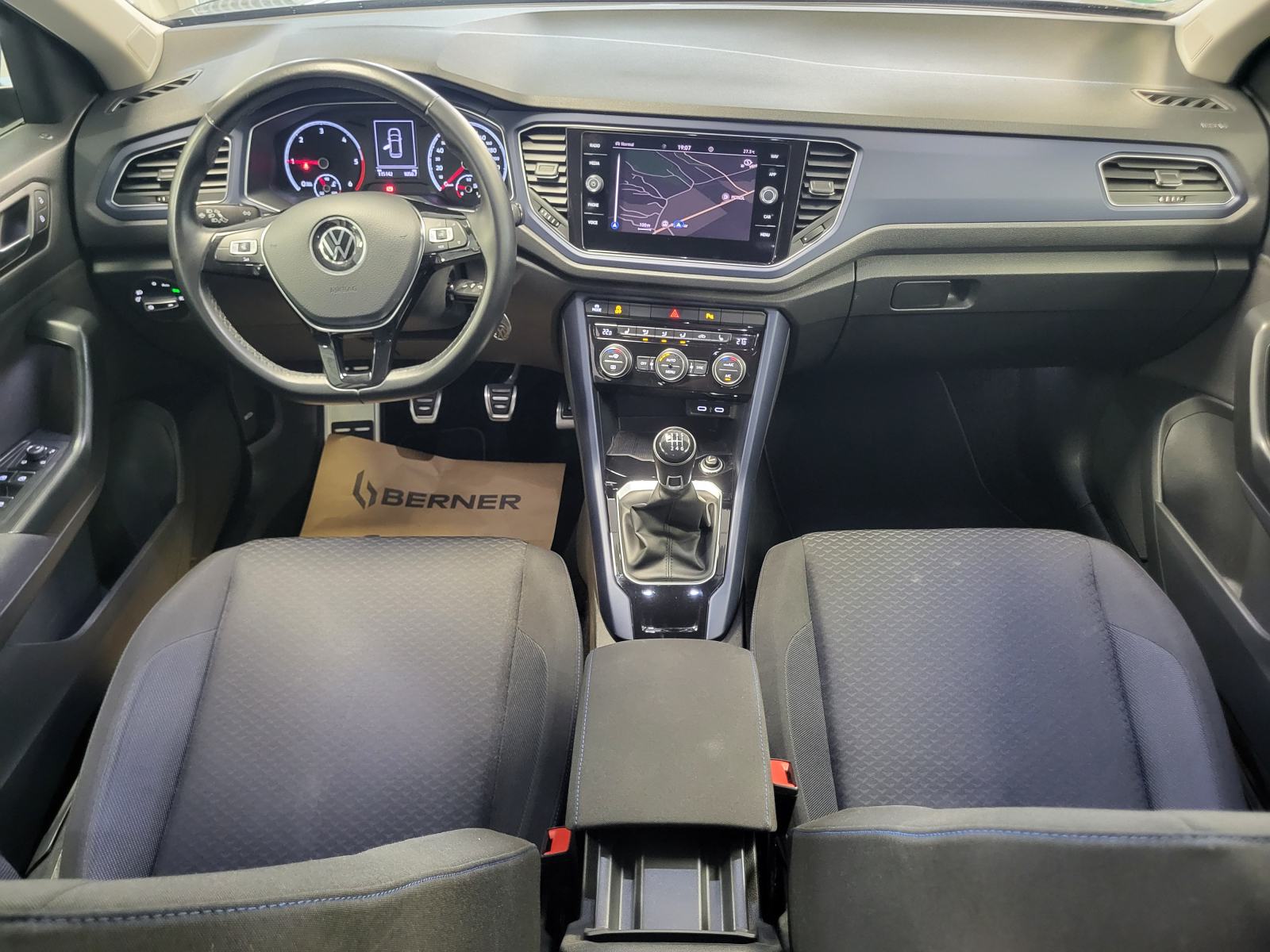 VW T-ROC 1.6 TDI UNITED DVOJNA KLIMA NAVI LANE/FRONT ASSIST AMBI LIGHT, fotografija 19