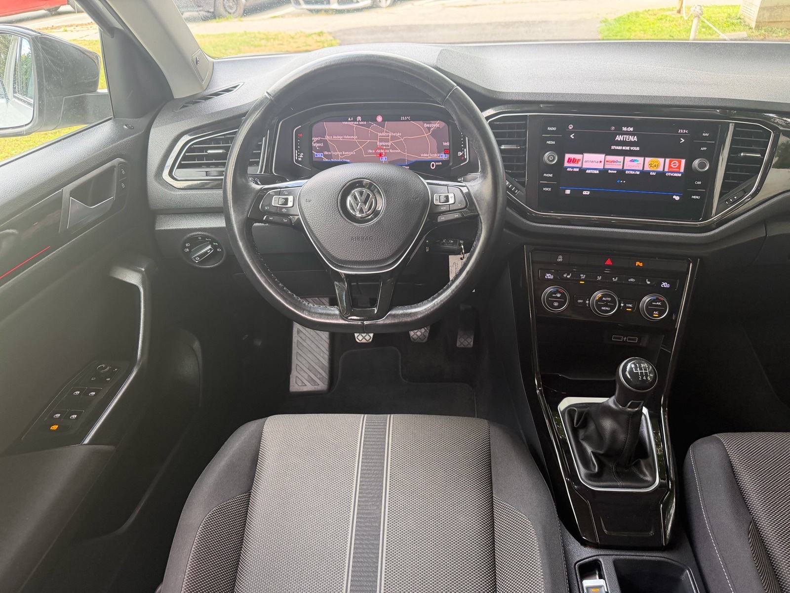 VW T-Roc 1.6Tdi * BEATSAUDIO * 1.vl - Virtual - Gr sjedala - Leasing, fotografija 9