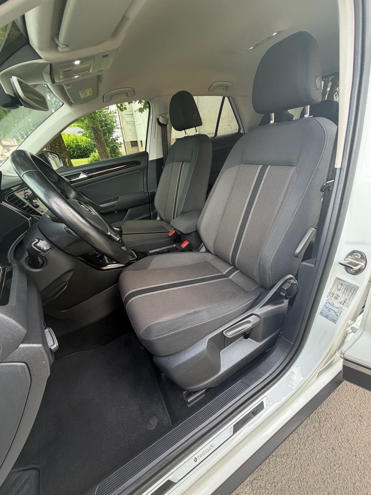 VW T-Roc 1.6Tdi * BEATSAUDIO * 1.vl - Virtual - Gr sjedala - Leasing, fotografija 15