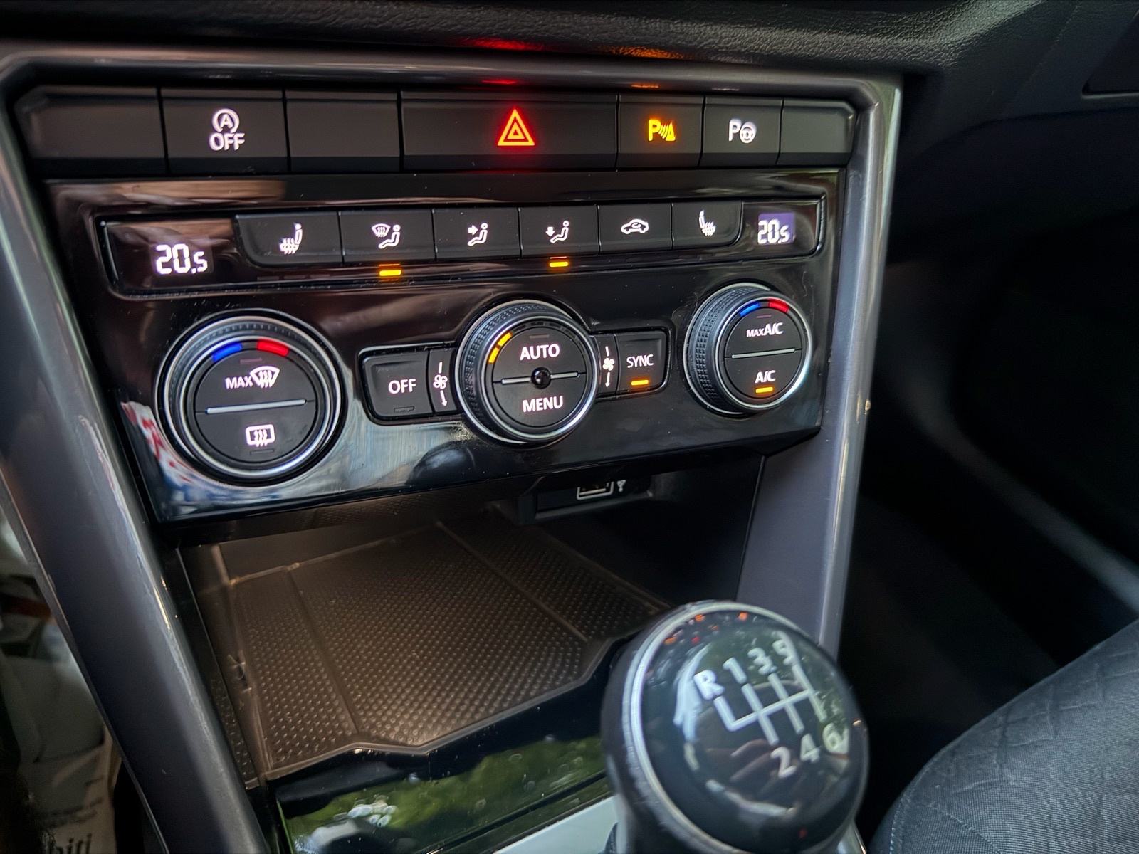 VW T-Roc 1,6Tdi iQ - 1.vl - Servisna knjiga - Virtual - Garancija, fotografija 15