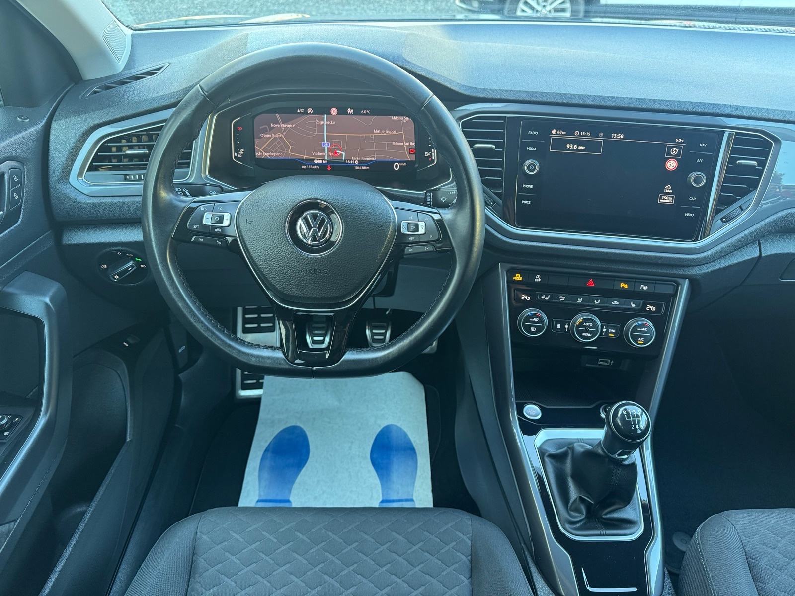 VW T-Roc 1.6Tdi iQ - Virtual, Navi, Kamera, Gr sjedala - Leasing, fotografija 14