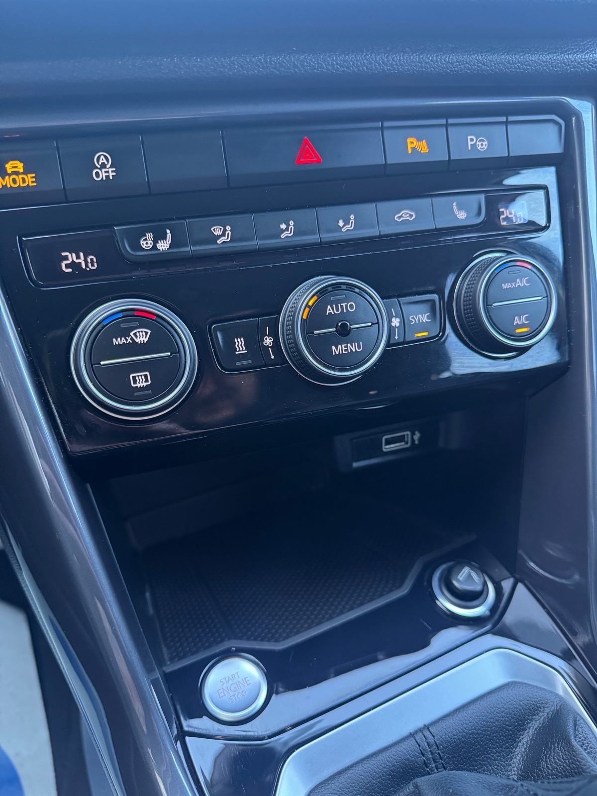 VW T-Roc 1.6Tdi iQ - Virtual, Navi, Kamera, Gr sjedala - Leasing, fotografija 17