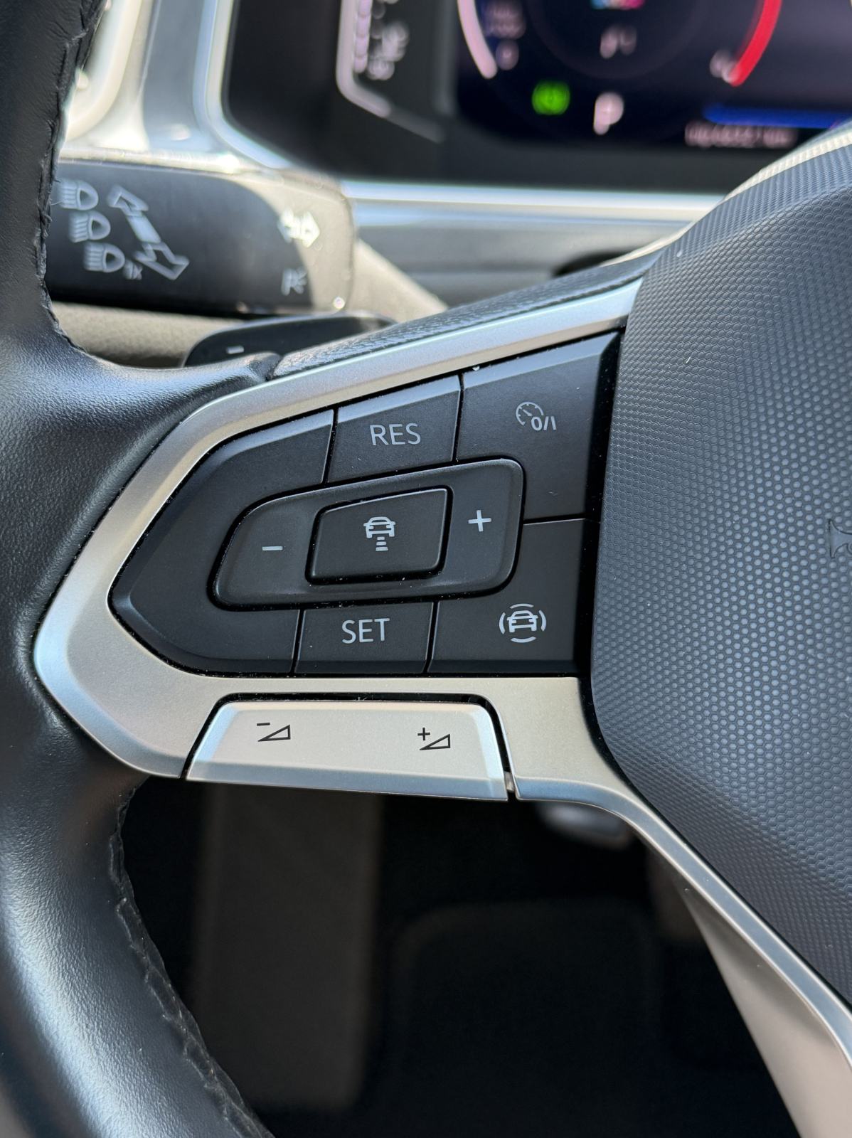 VW T-Roc 2.0 DSG Style, Keyless, CarPlay, LED, Jamstvo, Reg 05/2027, fotografija 11