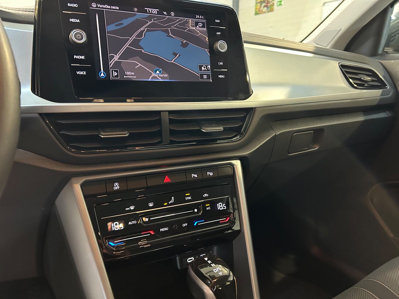 VW T-ROC 2,0 TDI 150 KS LED VIRTUAL KAMERA PDC U PDV-U 12 MJ JAMSTVO, fotografija 12