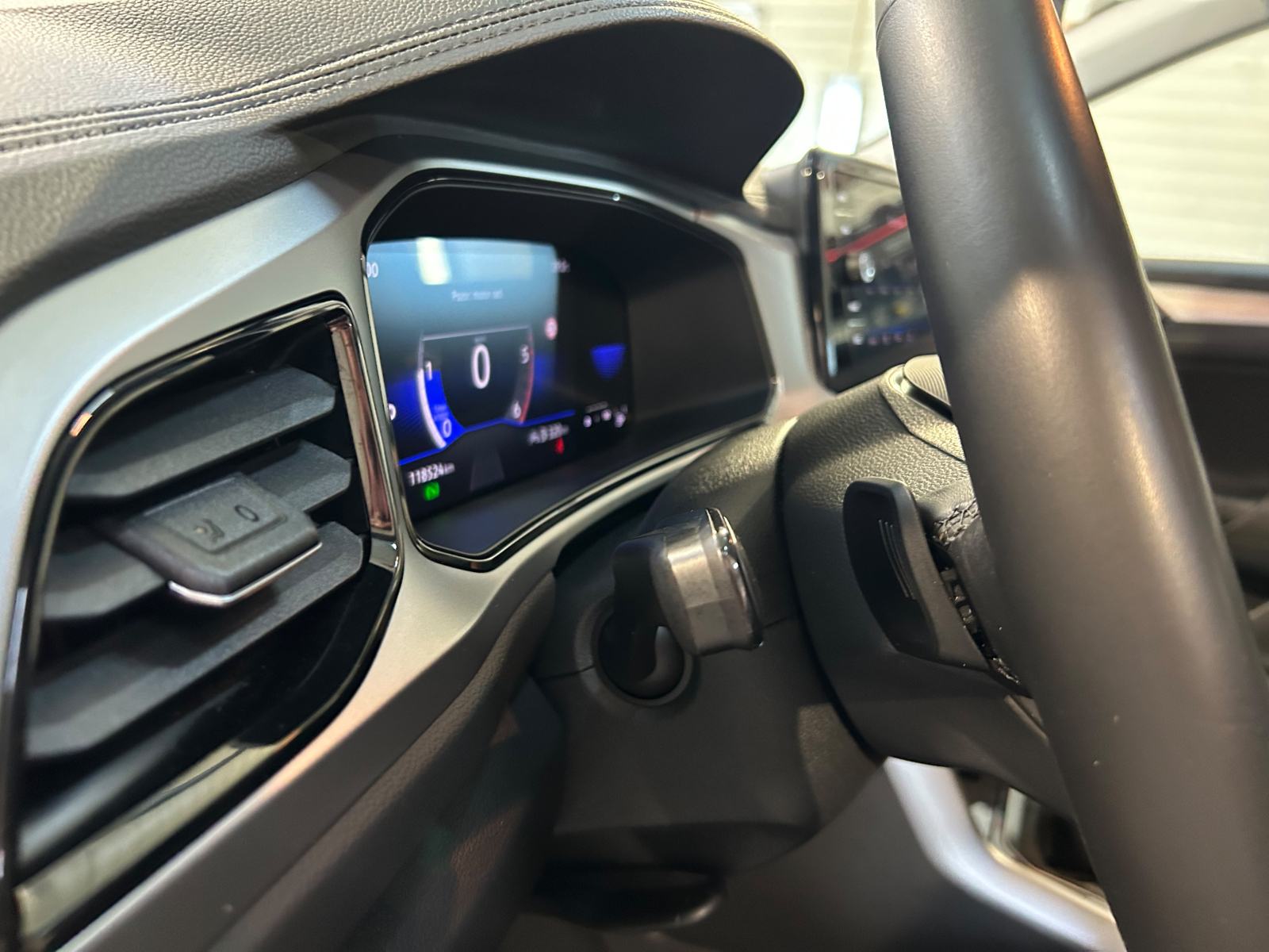 VW T-ROC 2,0 TDI 150 KS LED VIRTUAL KAMERA PDC U PDV-U 12 MJ JAMSTVO, fotografija 10