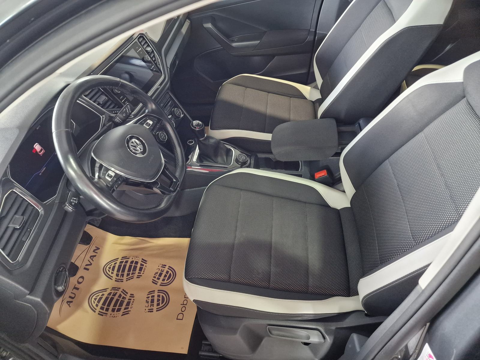 VW T-Roc 2,0 TDI 4-MOTION, fotografija 10