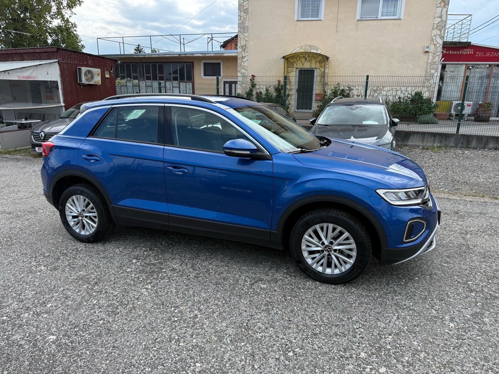 VW T-Roc 2,0 TDI - 6 brzina, 2023.godina, 1.Vlasnik, Garancija!!, fotografija 5