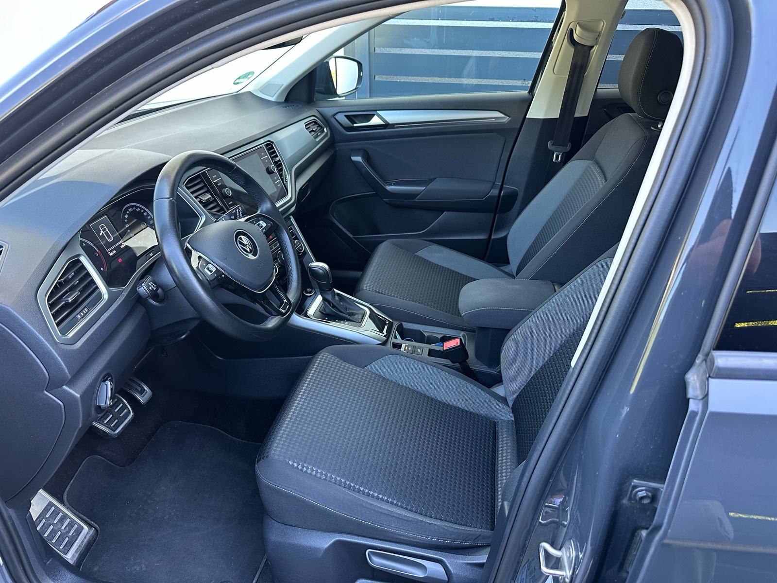VW T-Roc 2,0 TDI automatik 150KS - ODLIČAN - VRIJEDI POGLEDATI!, fotografija 9