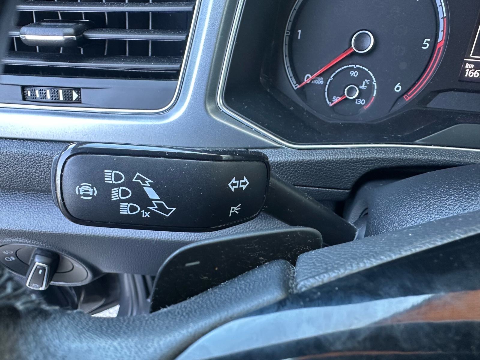 VW T-Roc 2,0 TDI automatik 150KS - ODLIČAN - VRIJEDI POGLEDATI!, fotografija 16